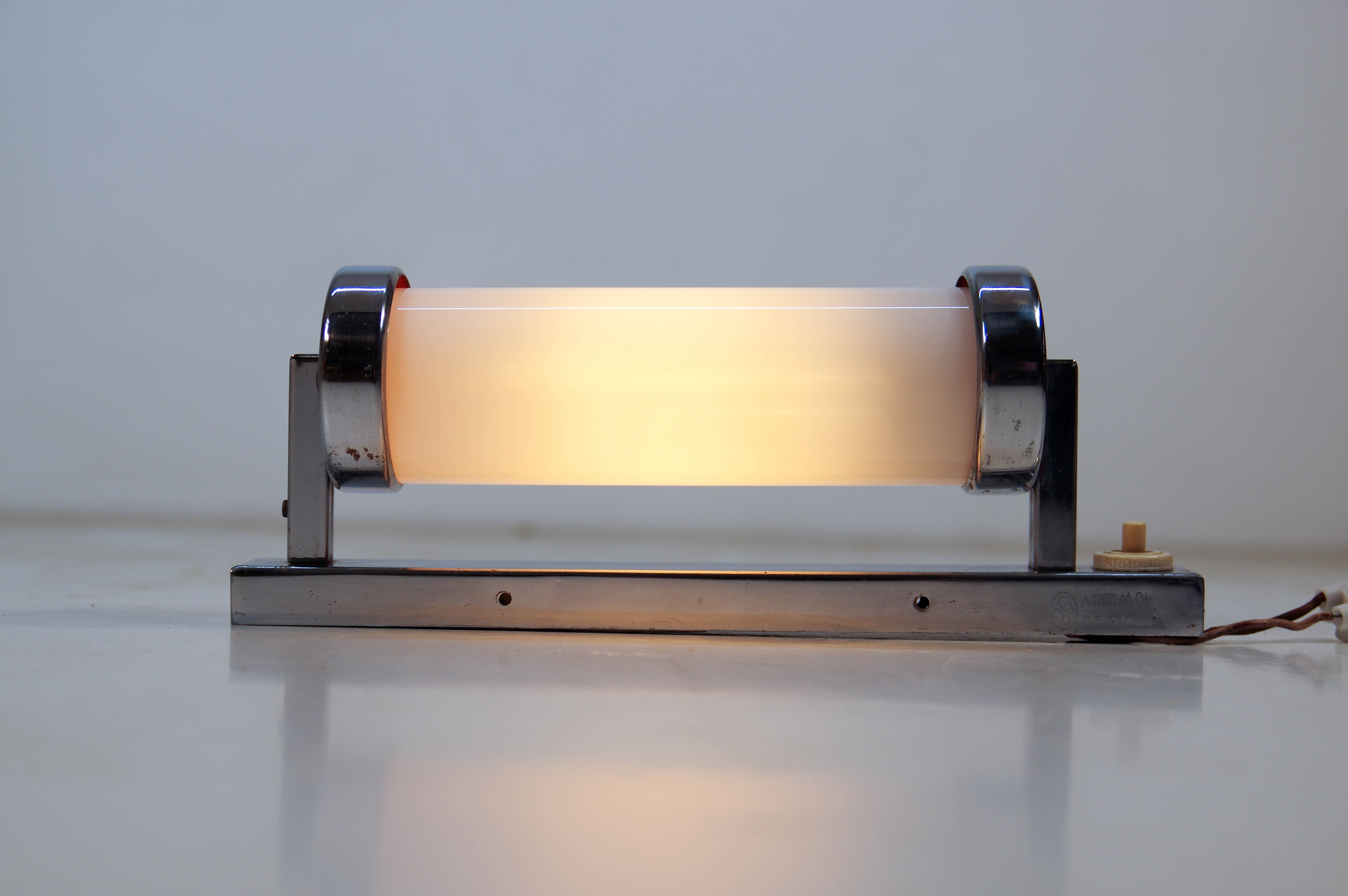 Functionalist chrome wall lamp, 1930s