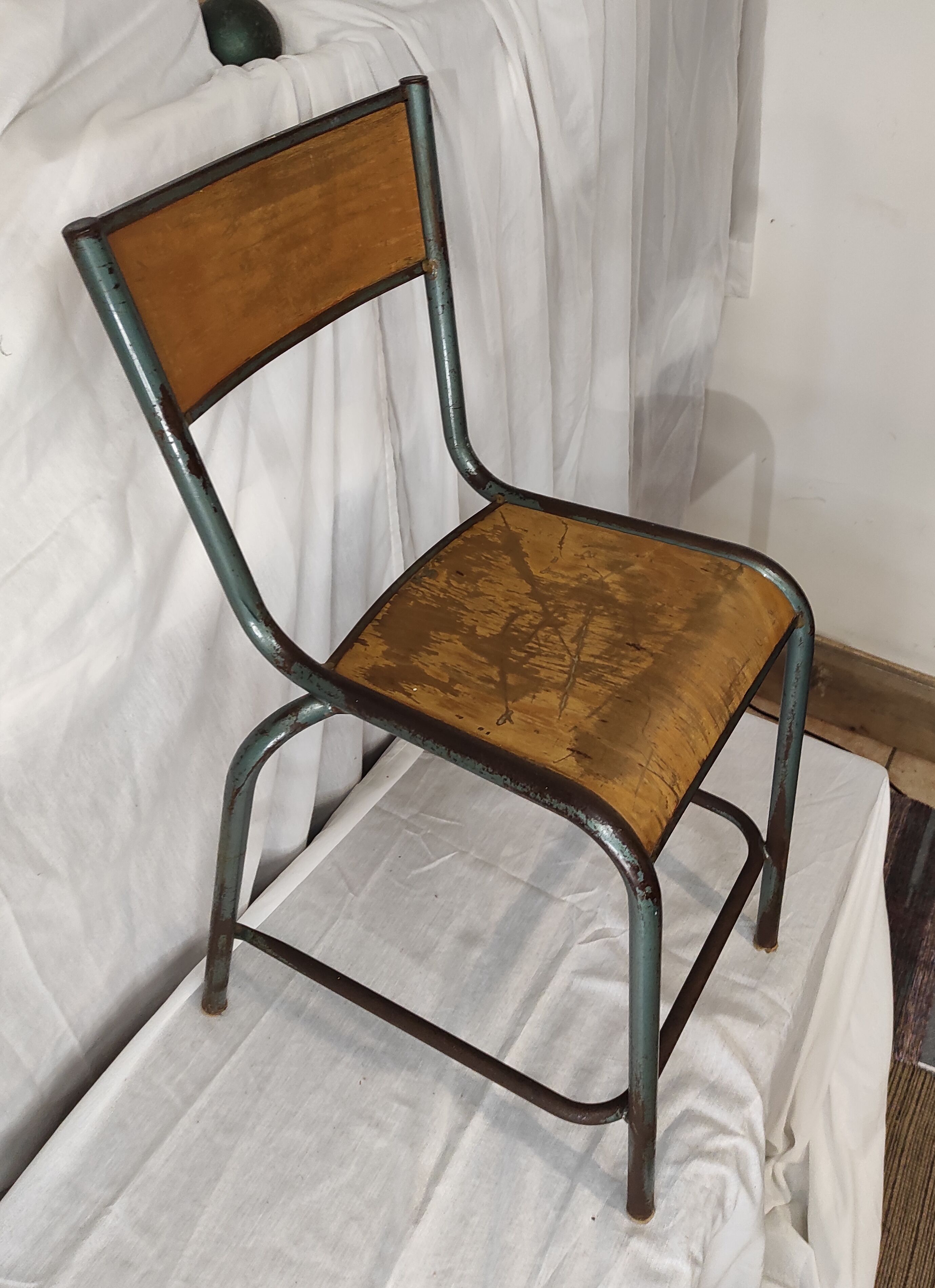 School chair / laboratory stool 1960