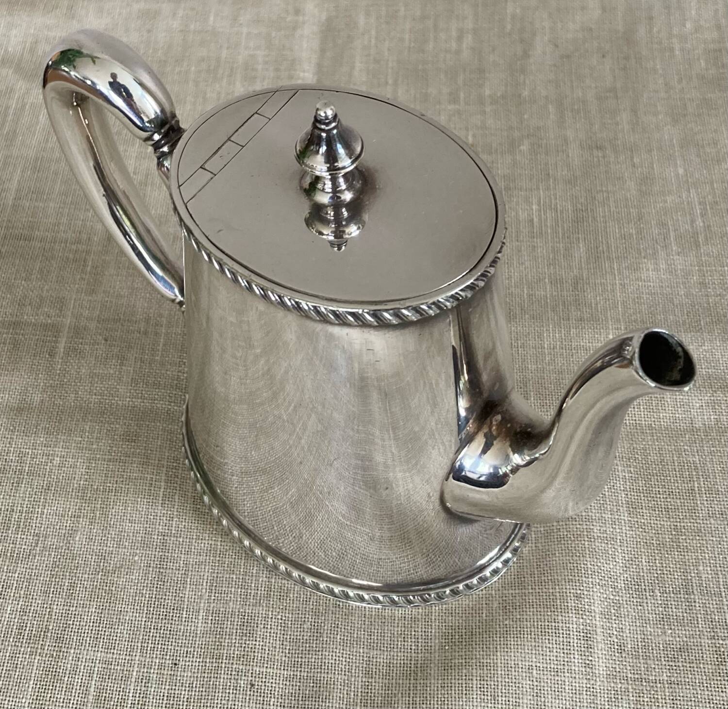 Petite Théière en métal argenté poinçonné made in Angleterre ELKINGTON PLATE