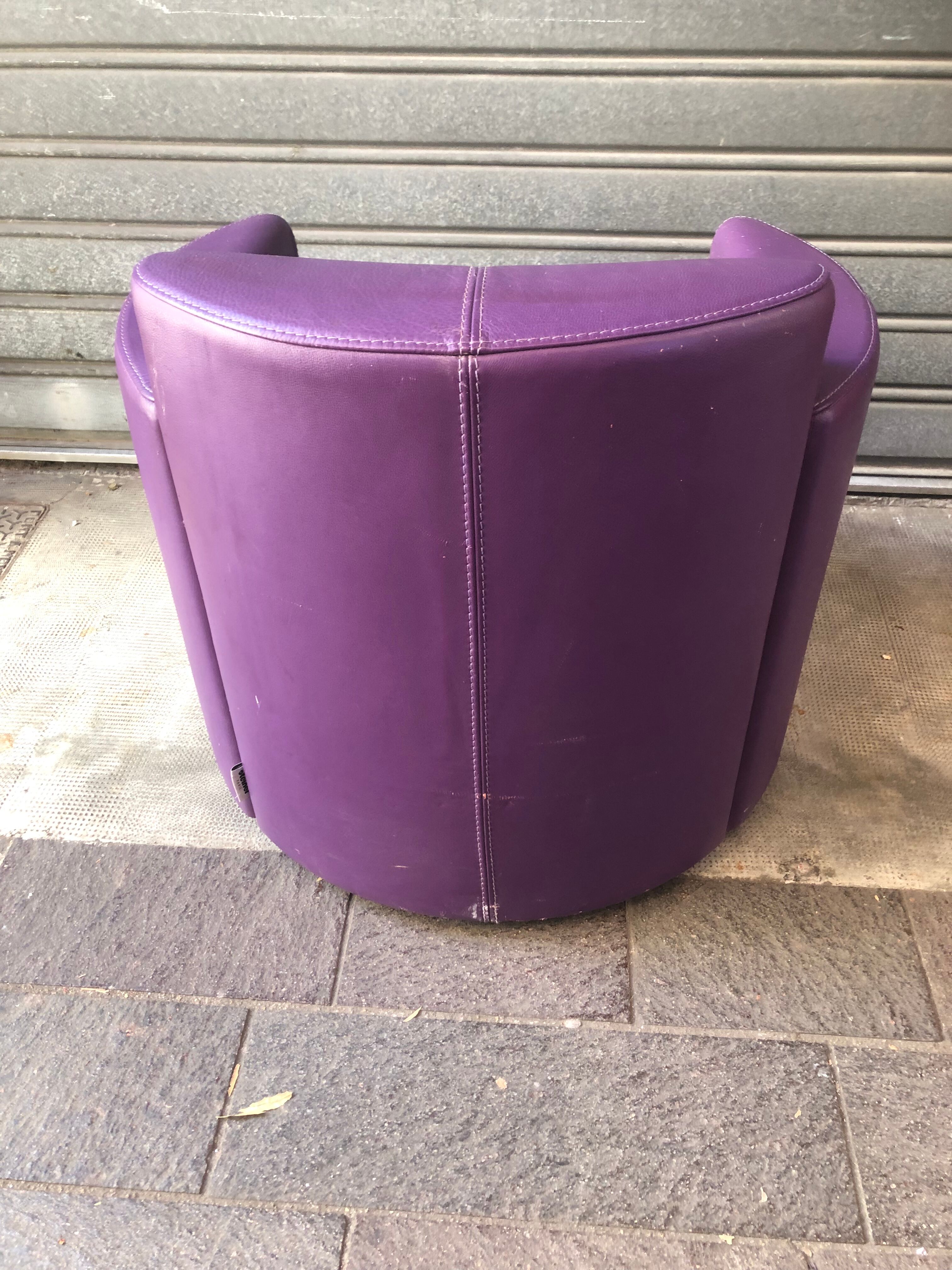 Steiner Bagatelle model armchair in purple leather