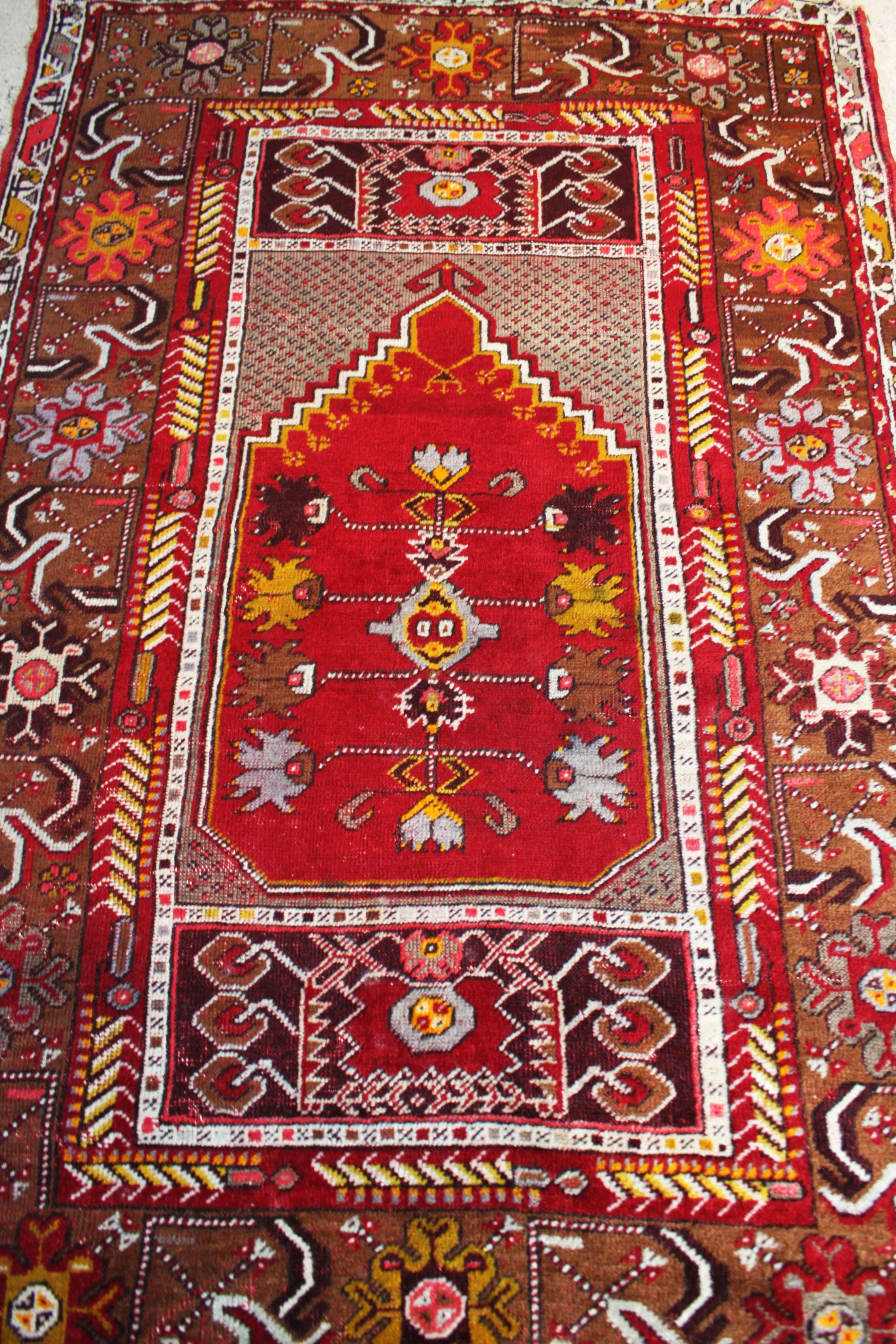 Prayer rug Kirsehir, Anatolia, Türkiye.