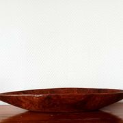 Coupe oblongue en bois brutaliste