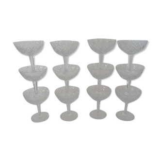 Set de 12 coupes à champagne cristal taillé
