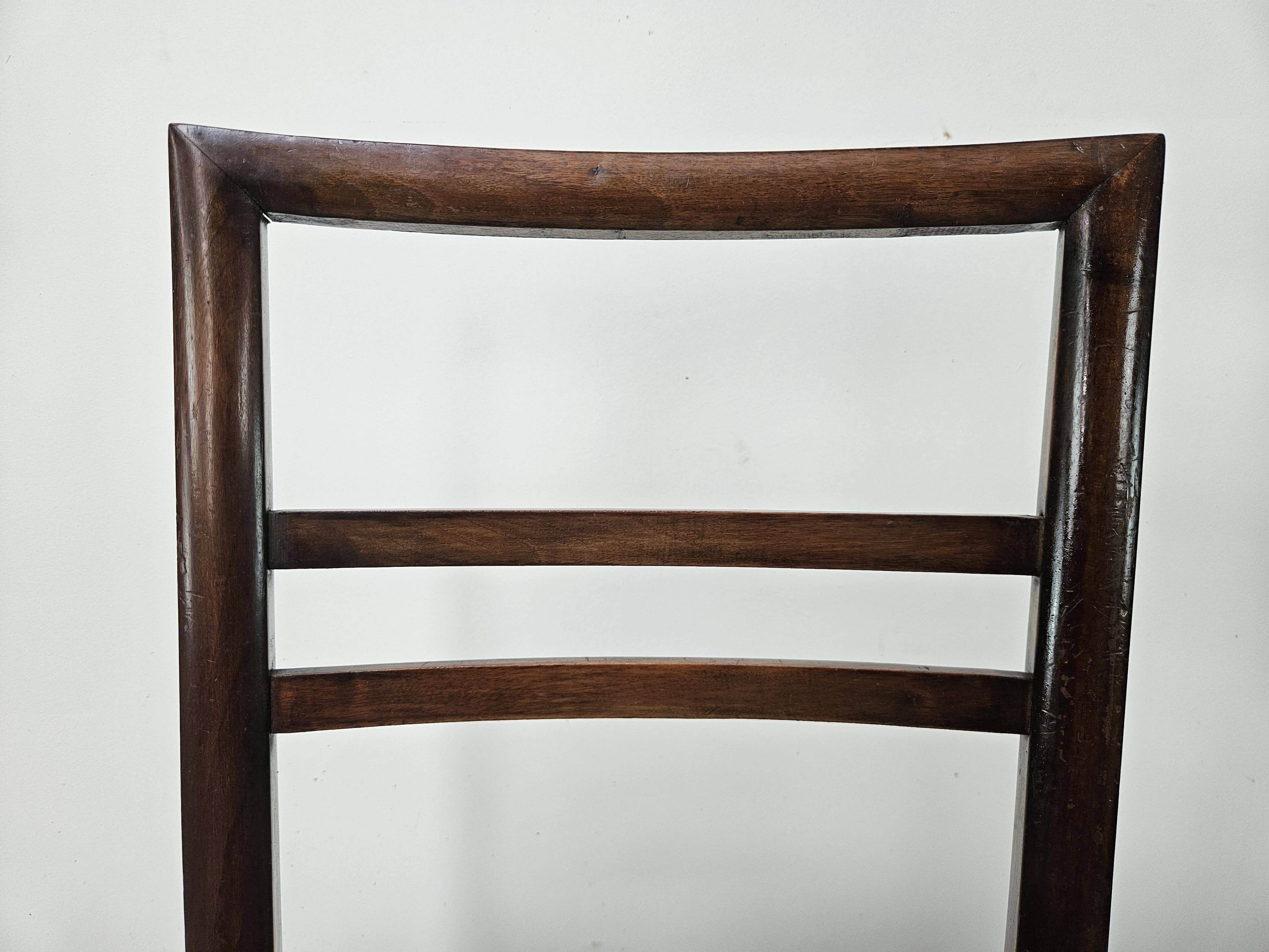 Art Decò dining chairs in walnut and fabric, 1940