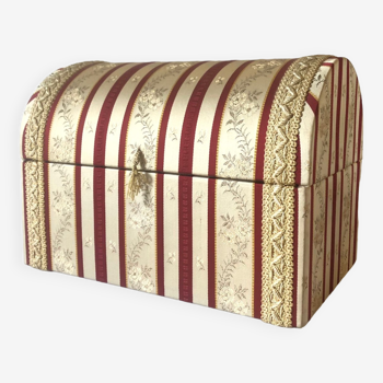 Vintage box in wood, fabric and golden cardboard