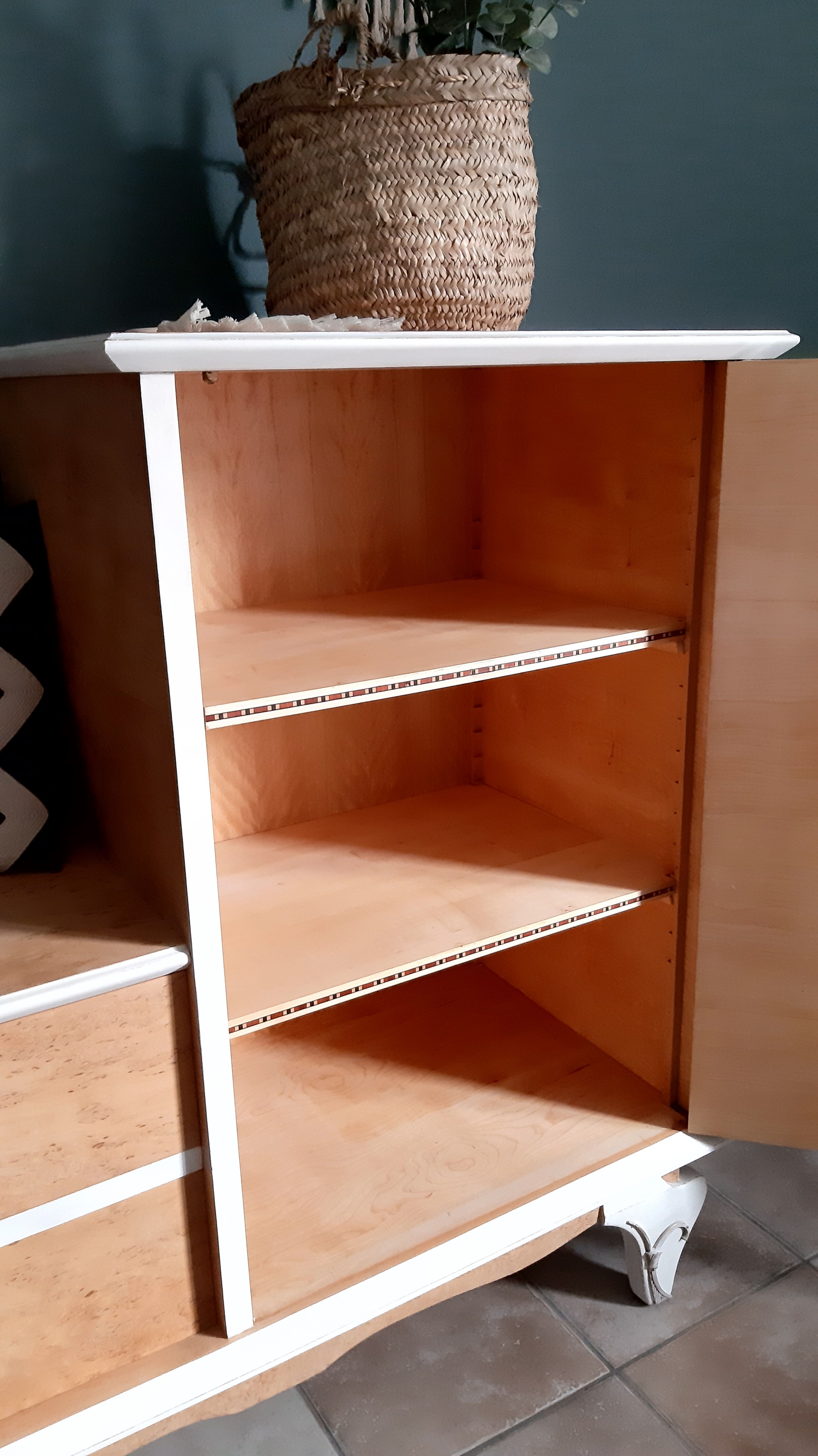 Storage cabinet entrance bohemian style