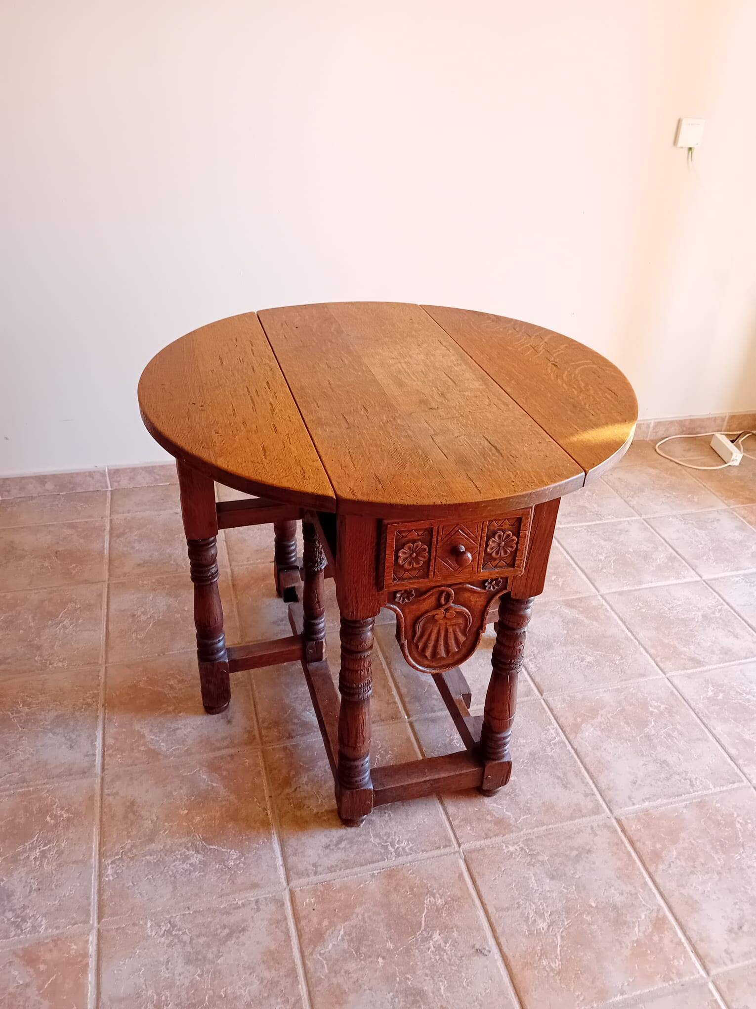English folding gateleg table