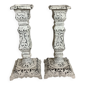 Paire de bougeoirs en - fonte