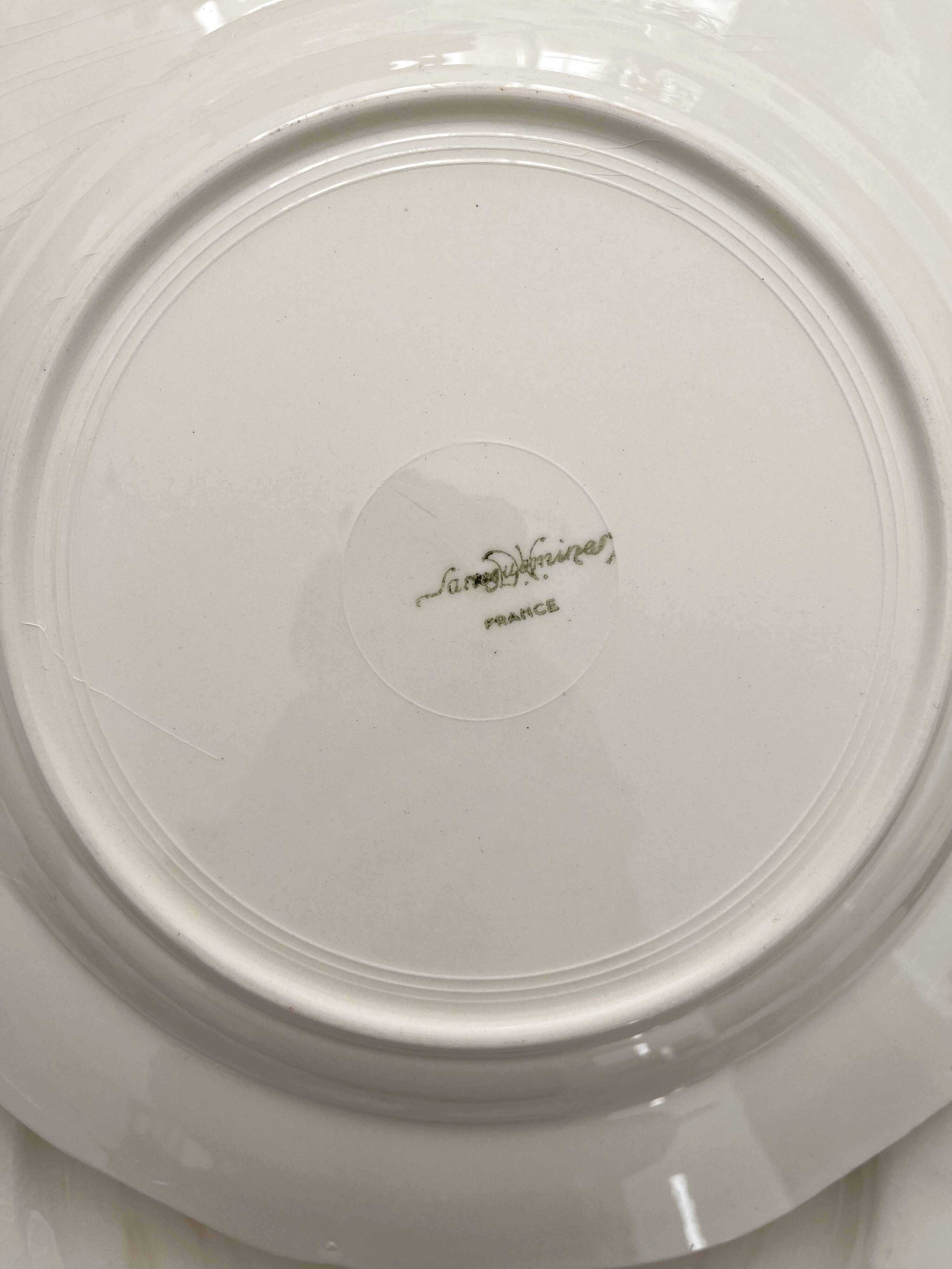 5 Sarreguemines ivory scalloped earthenware dinner plates