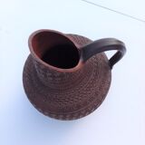 Pitcher in structured brown ceramic