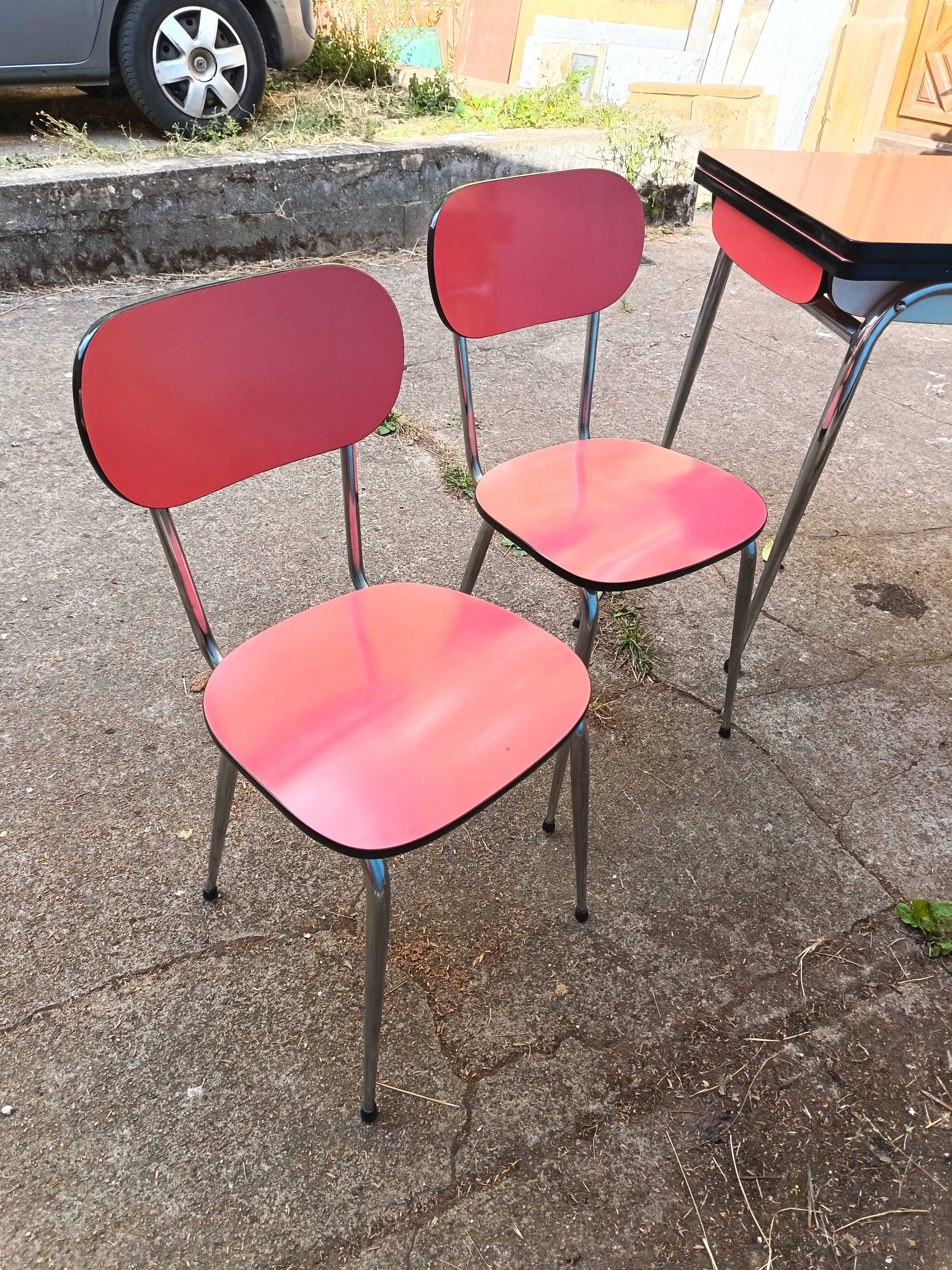 2 chaises en formica rouge années 70