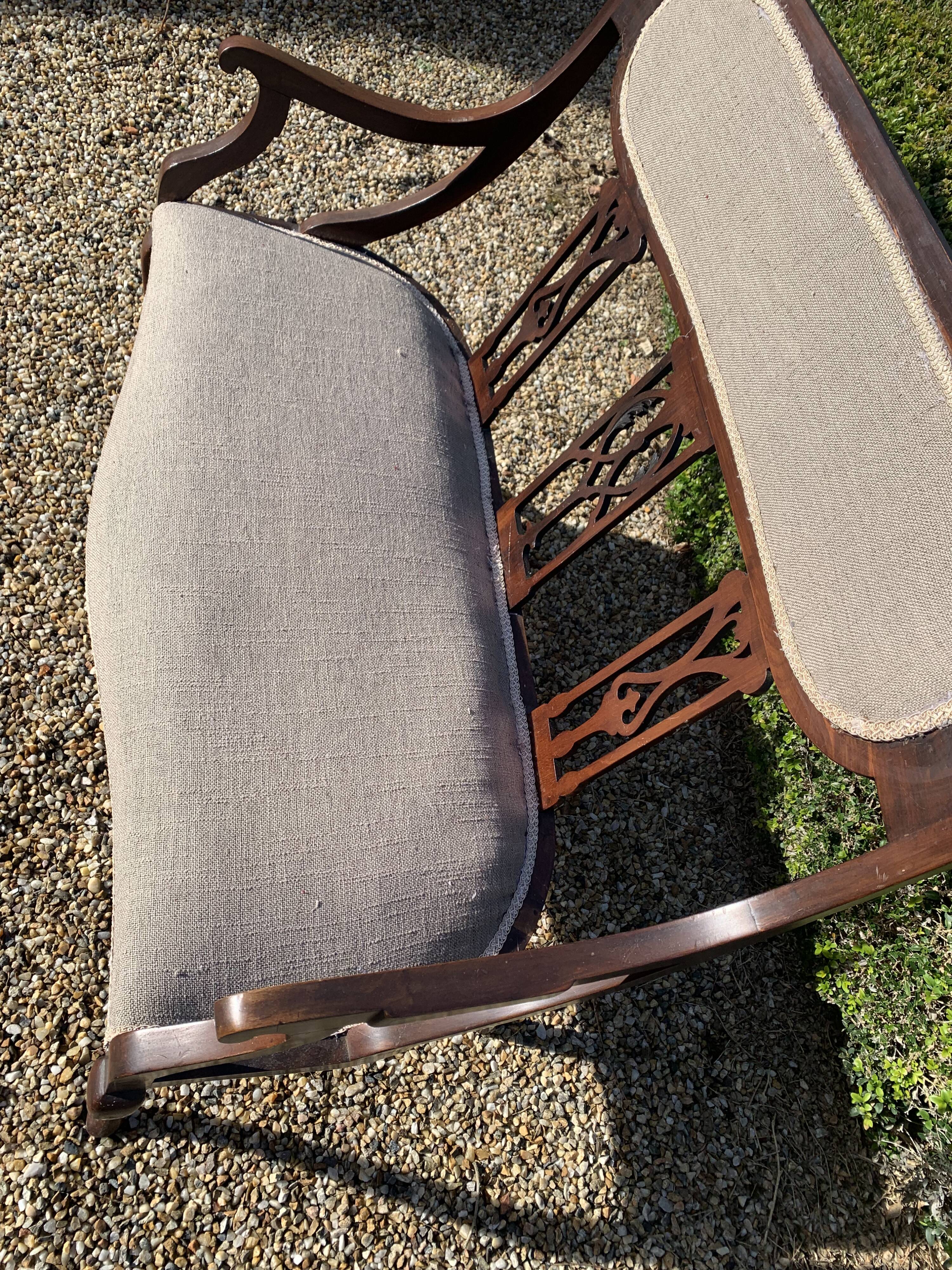 Bench and its two chairs