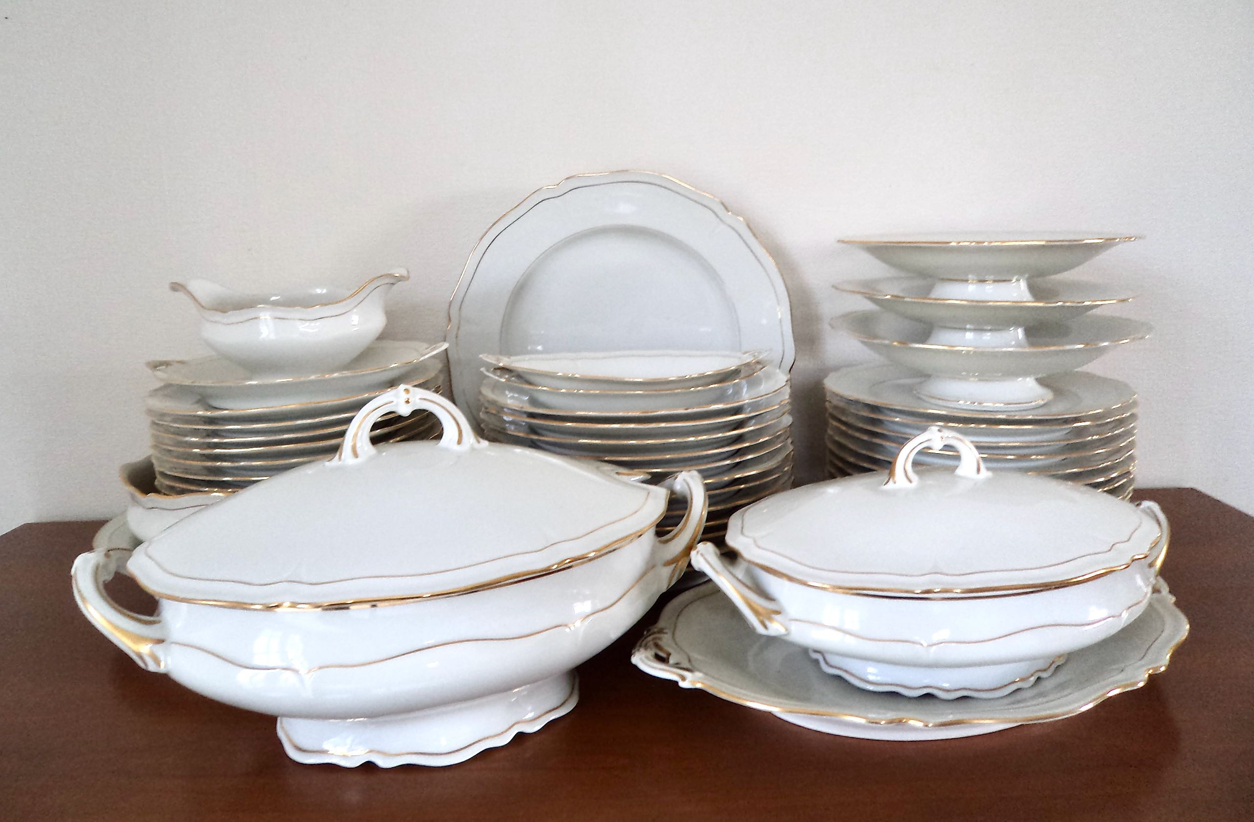 Porcelain plates for 12 people 48 pieces