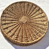Wicker tray for cheeses