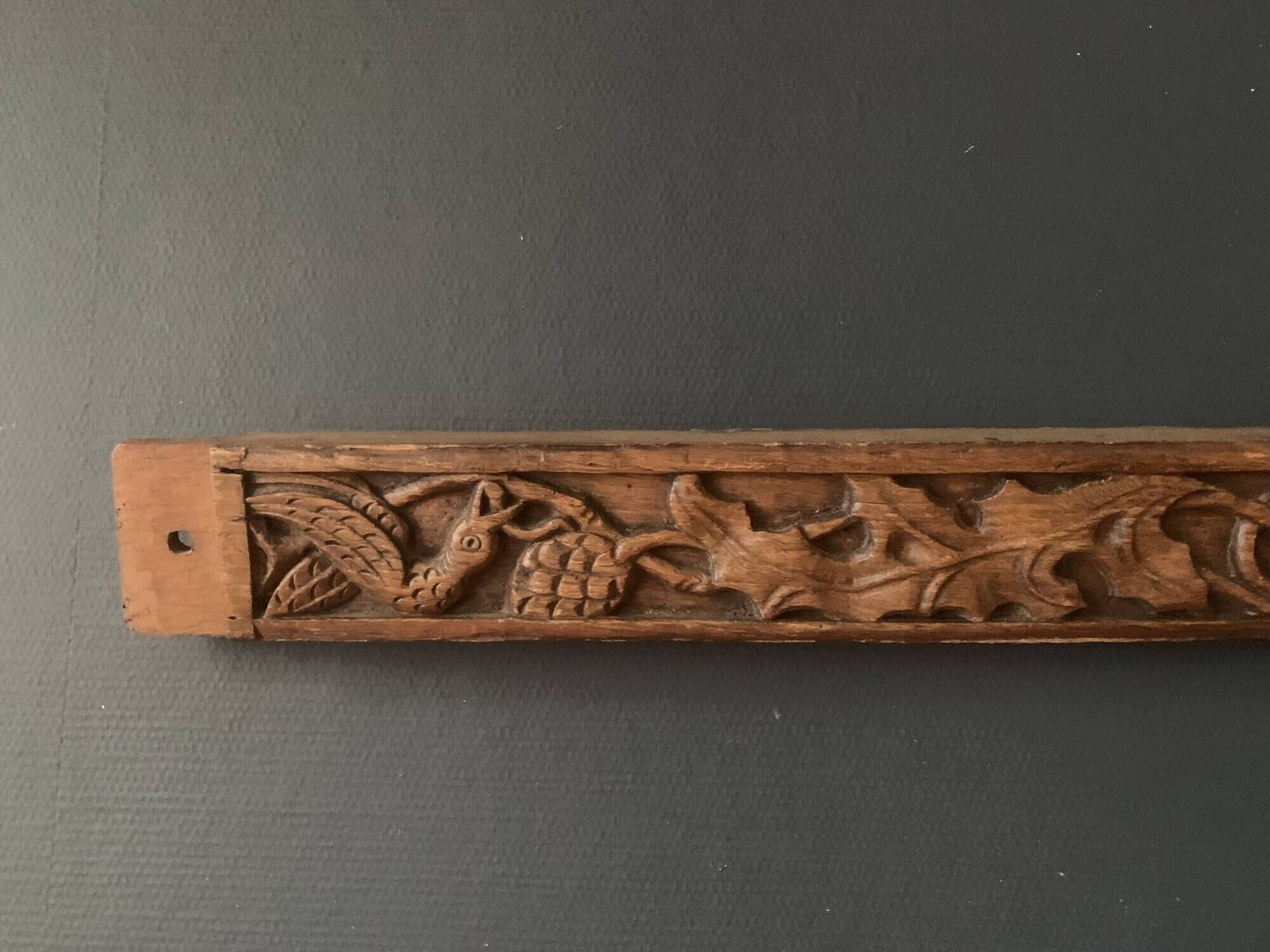 Haute époque wall frieze in carved walnut wood, 16th century