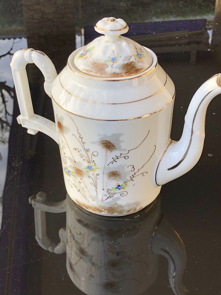 Porcelain coffee maker