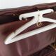 Valise années 30 Oshkosh avec cintres bakélite