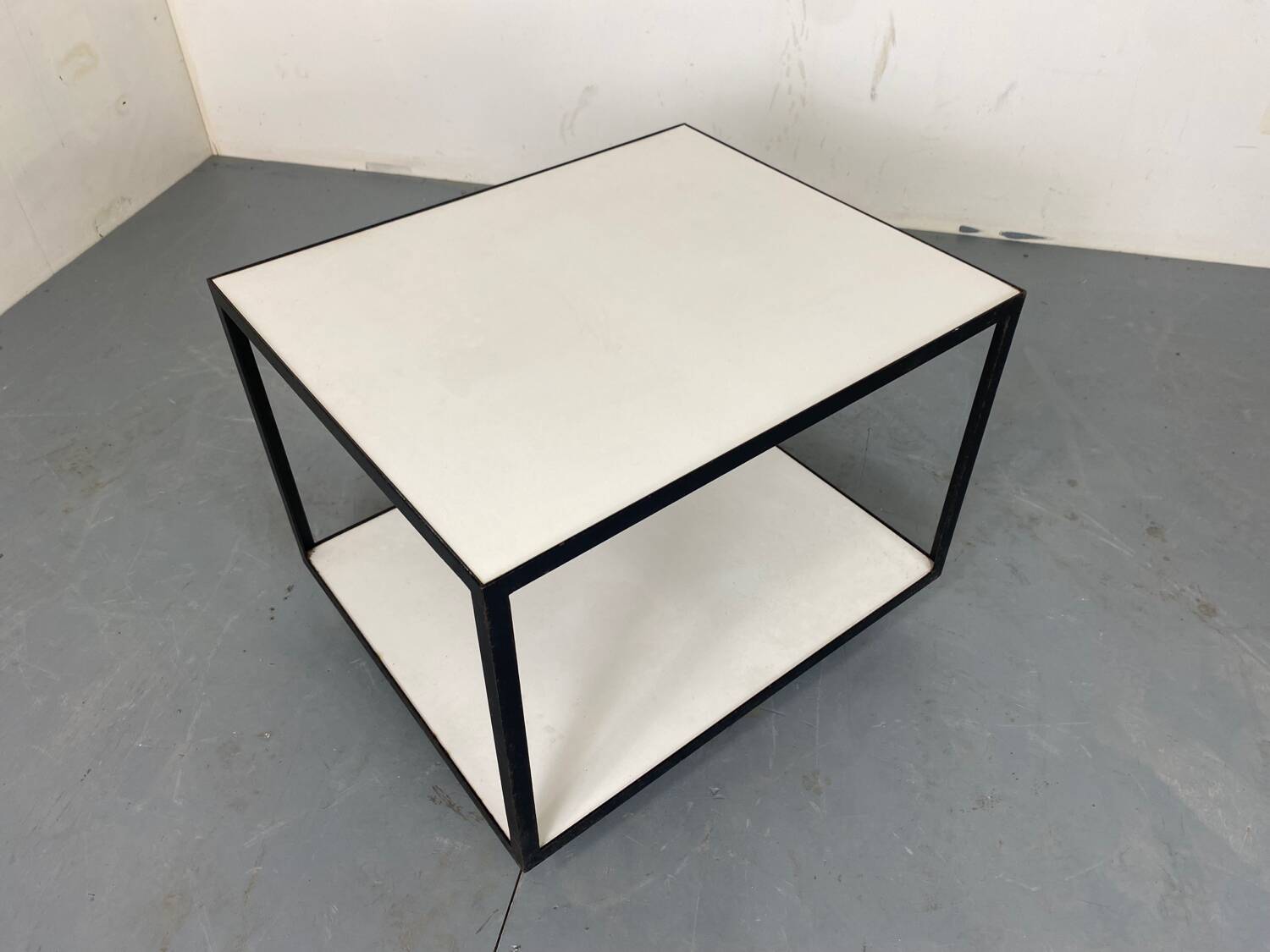 Table d'Appoint Roulante Mid-Century en Stratifié Blanc et Acier Noir par George Nelson pour Herman Miller, 1950s