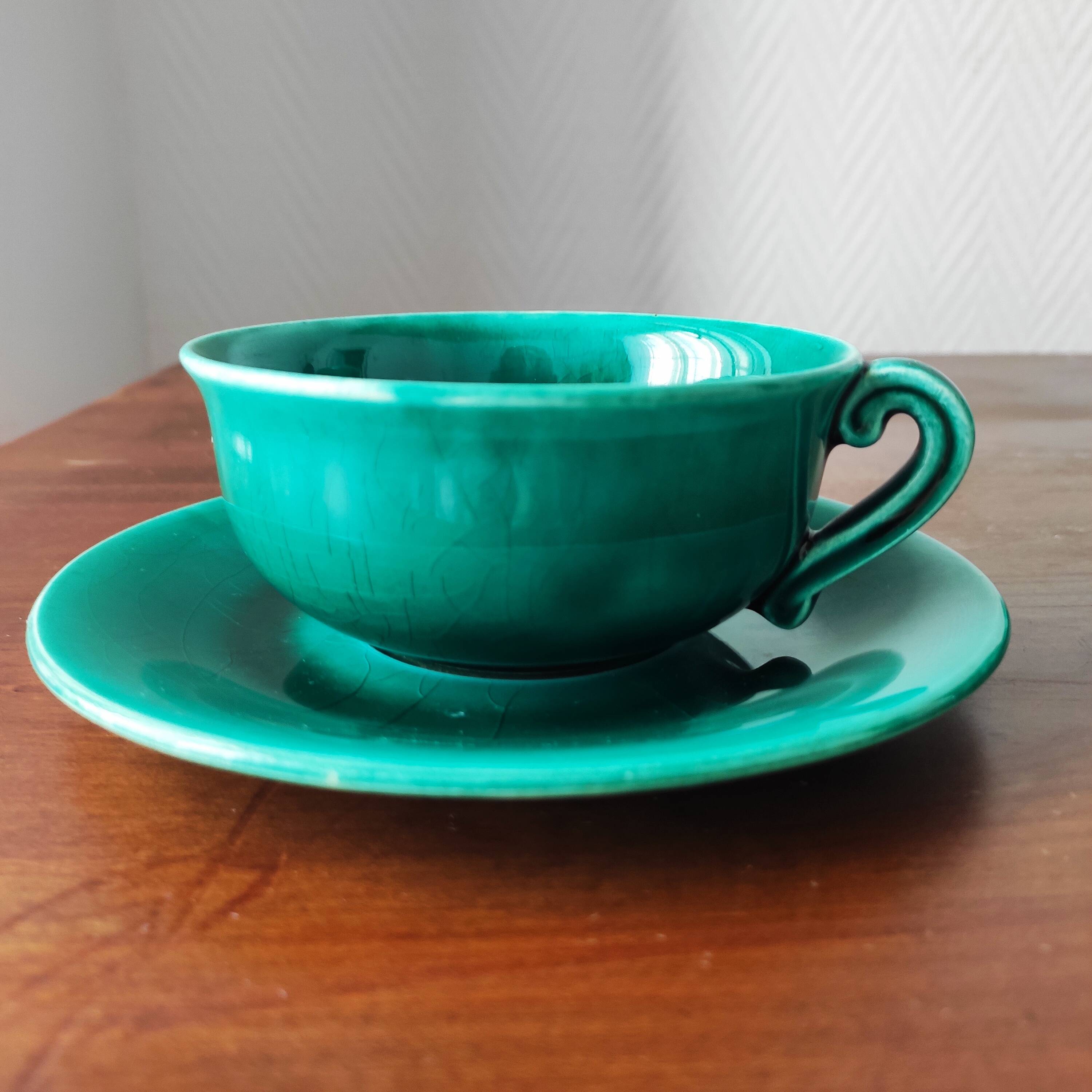 Set of 12 French coffee cups signed by Jean Pobéry in Art Deco style.