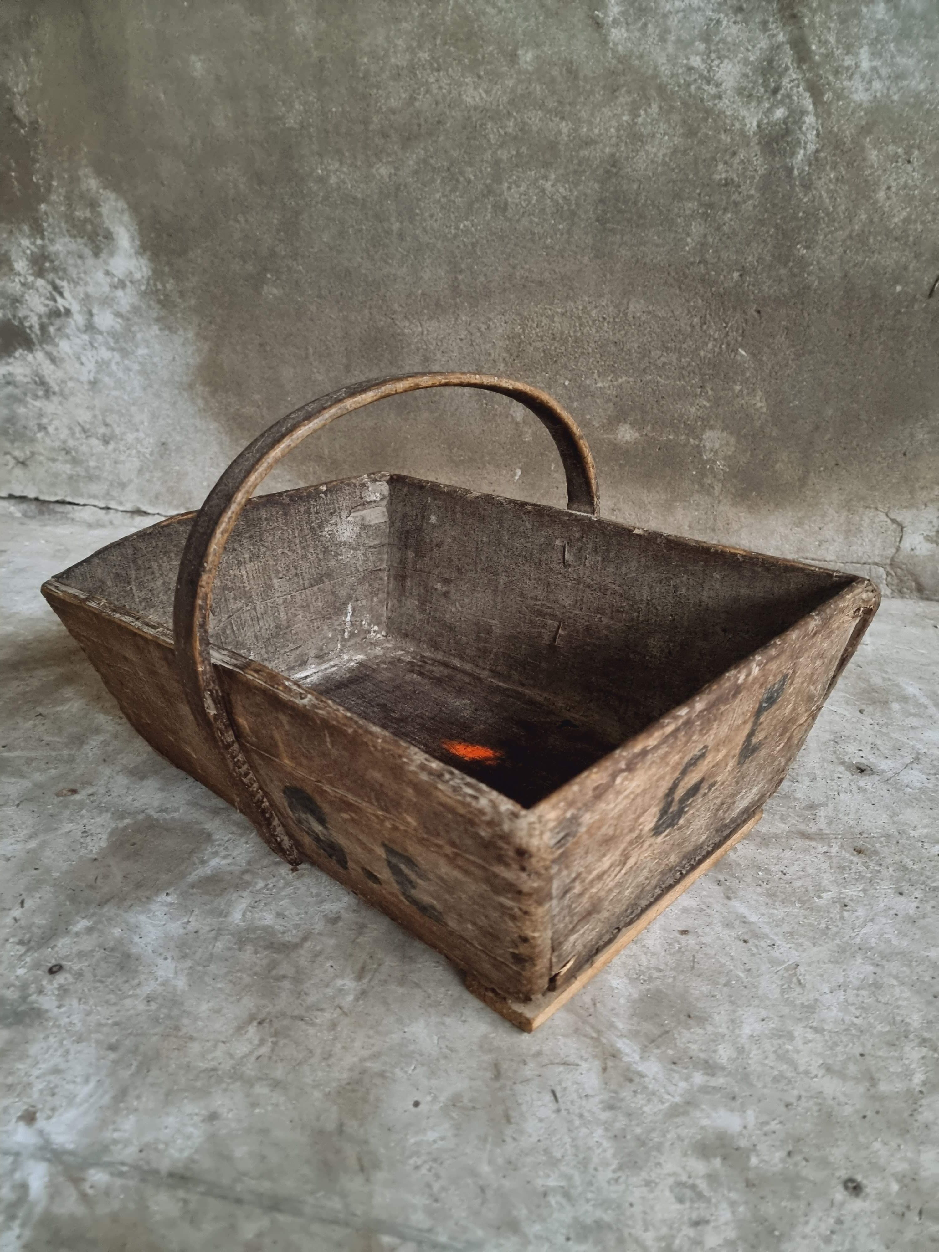 Antique picking basket harvest tray picking basket french