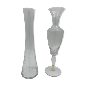 Deux vases graves a la