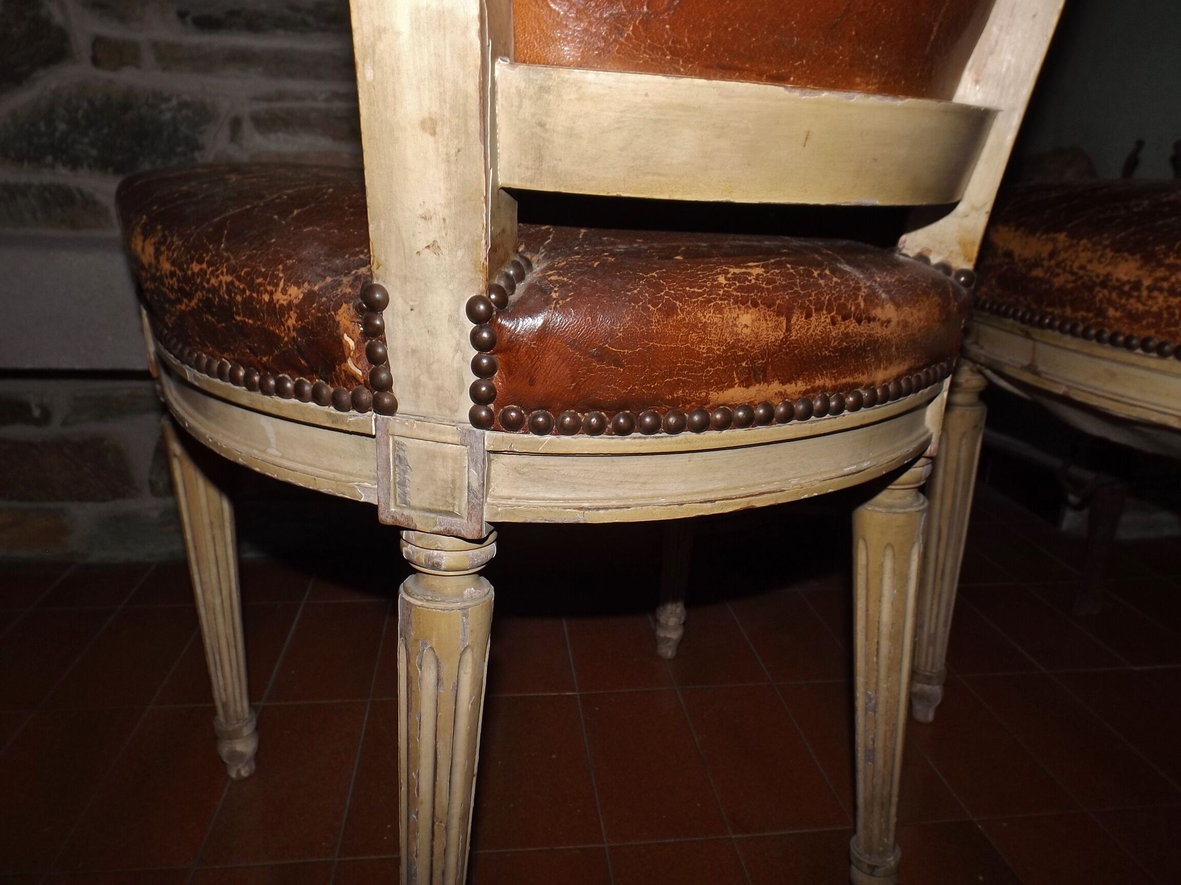 Pair of chairs carts Louis XVI garnish fine leather XIX