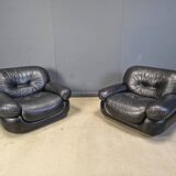 Set of black leather lounge chairs by Sapporo for Mobil Girgi, 1970s
