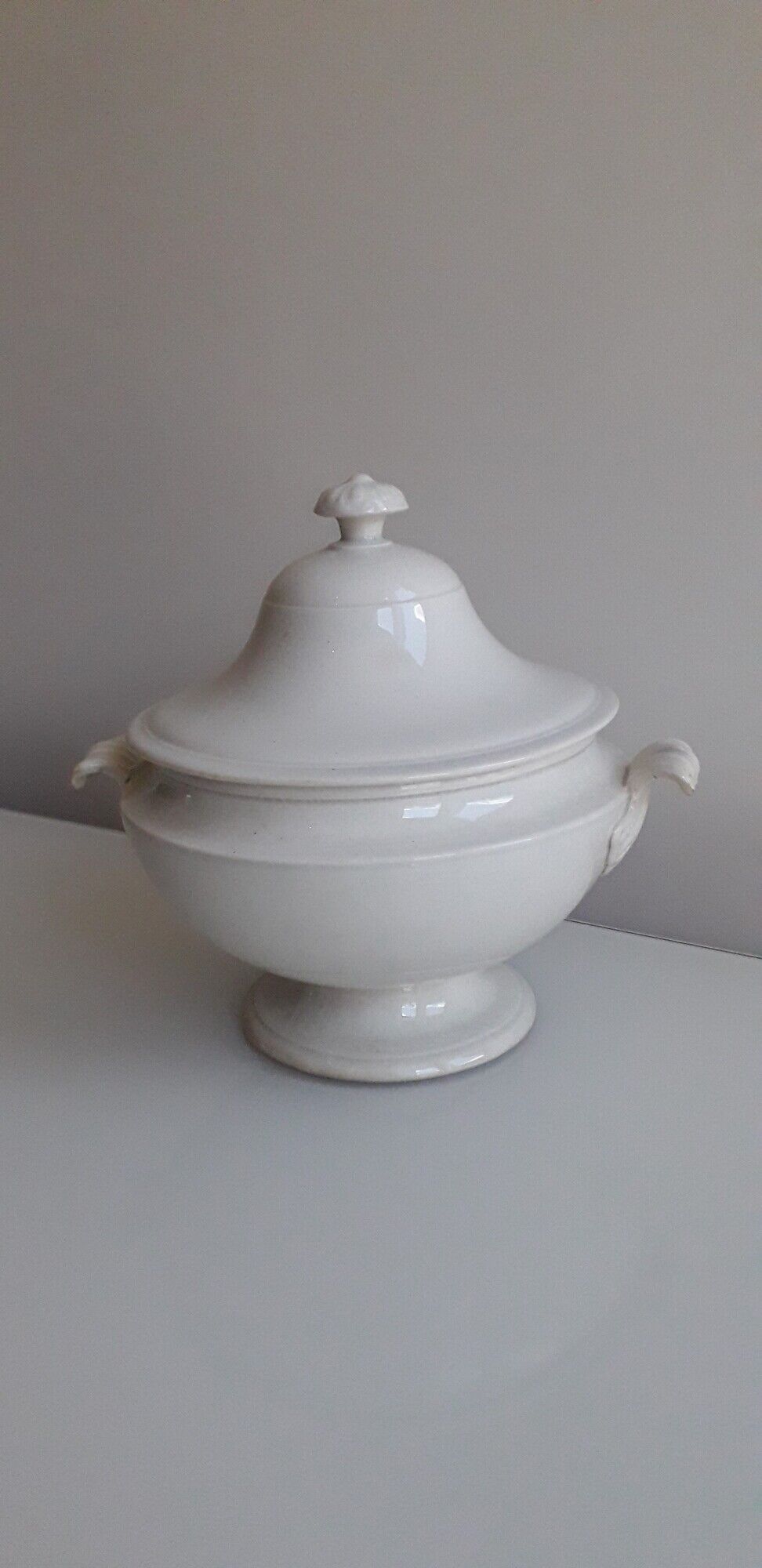 White porcelain soup bowl from Creil & Montereau - xixth century