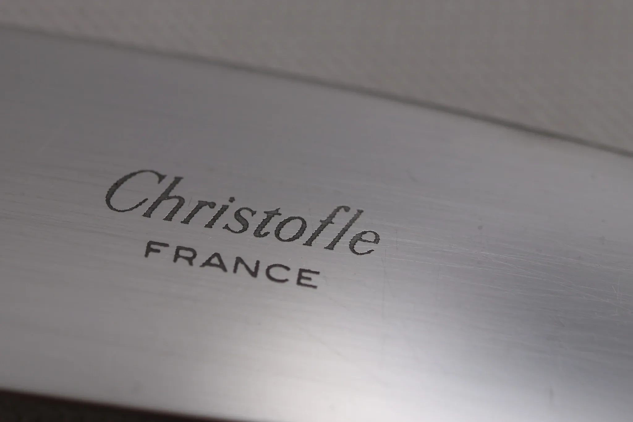 Christofle Chinon, Set of 12 silver-plated table knives in excellent condition.