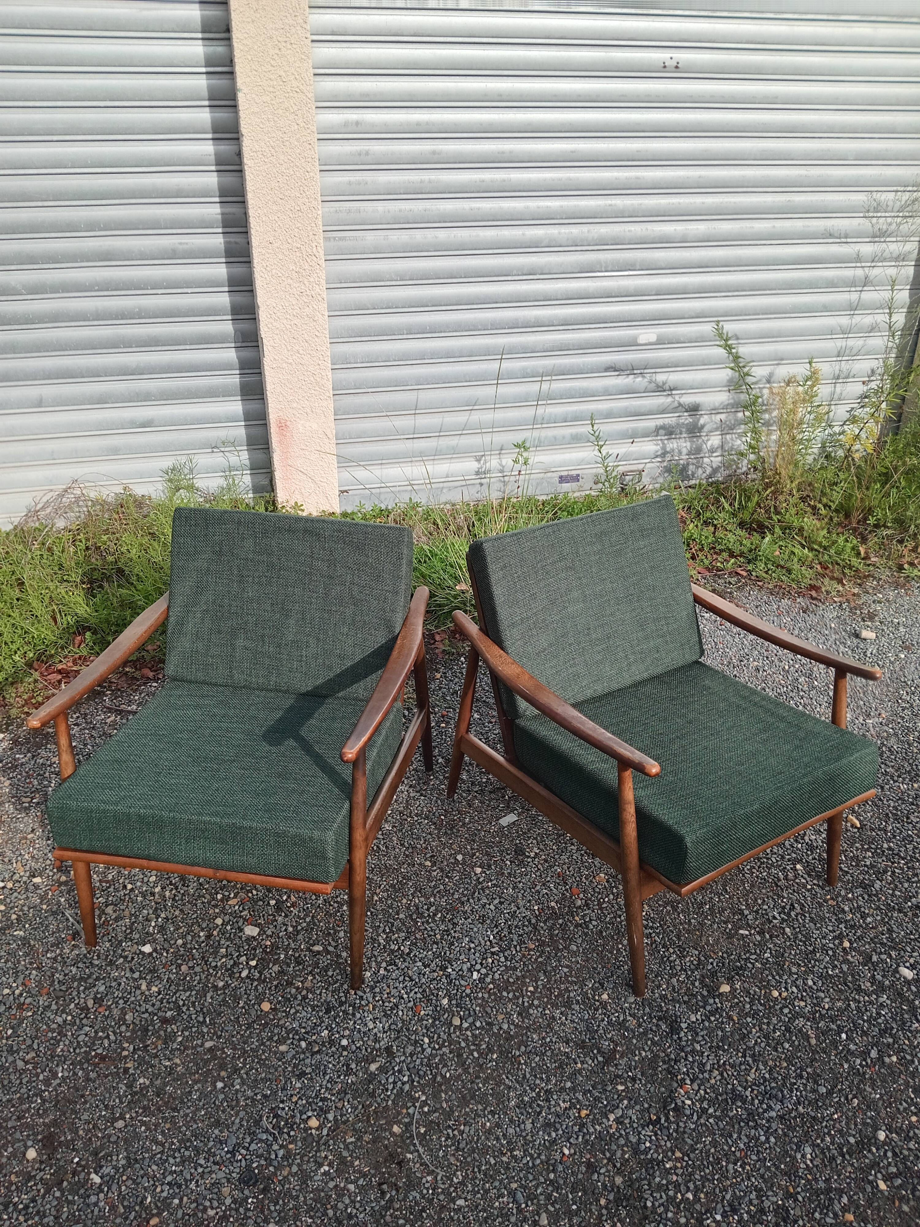 Paire de fauteuils boomerang, années 70