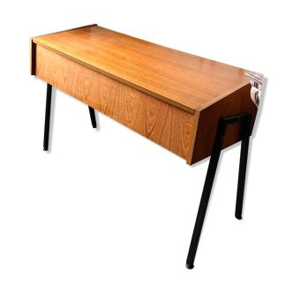 Scandinavian style console/desktop