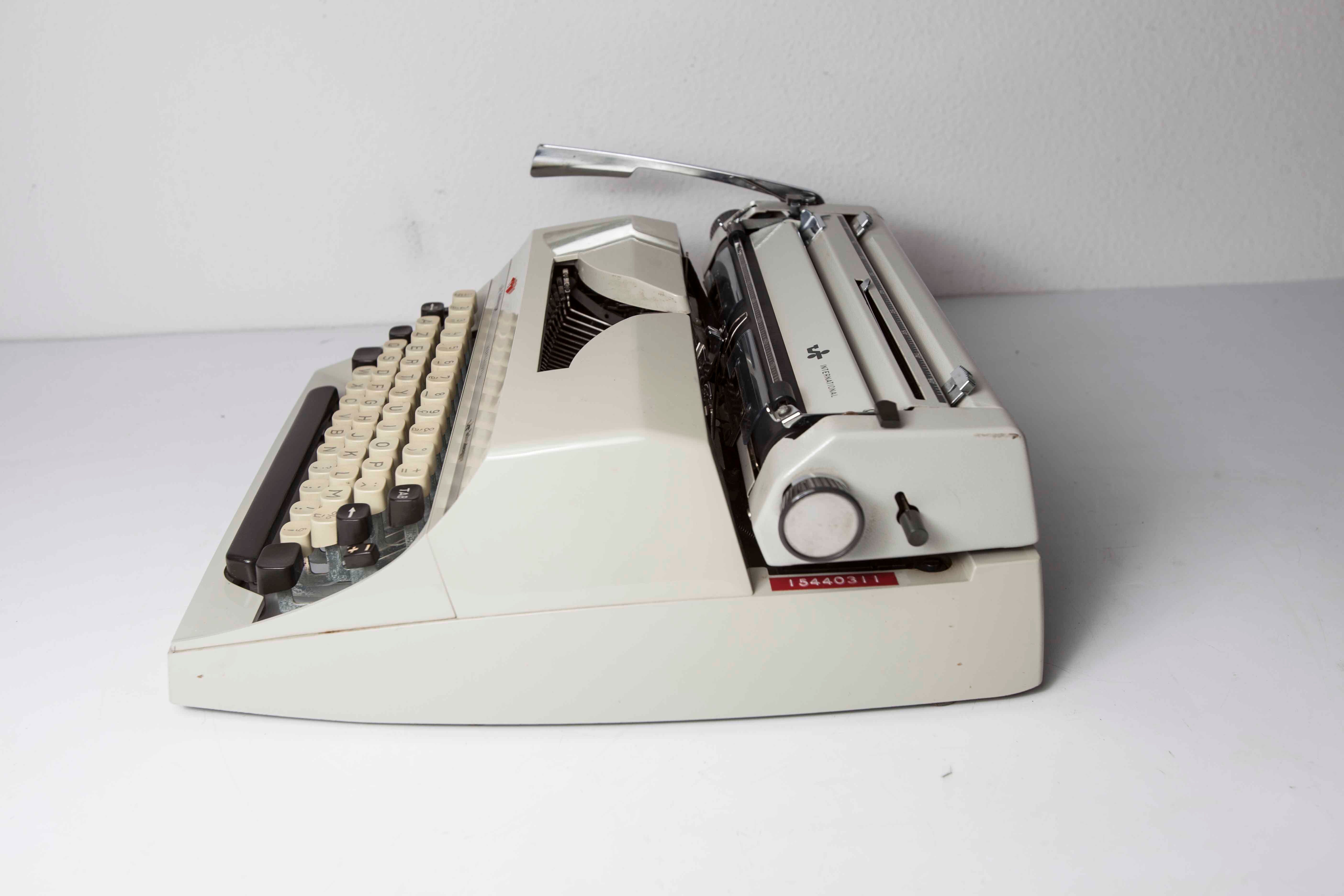 Revised Scheidegger International typewriter