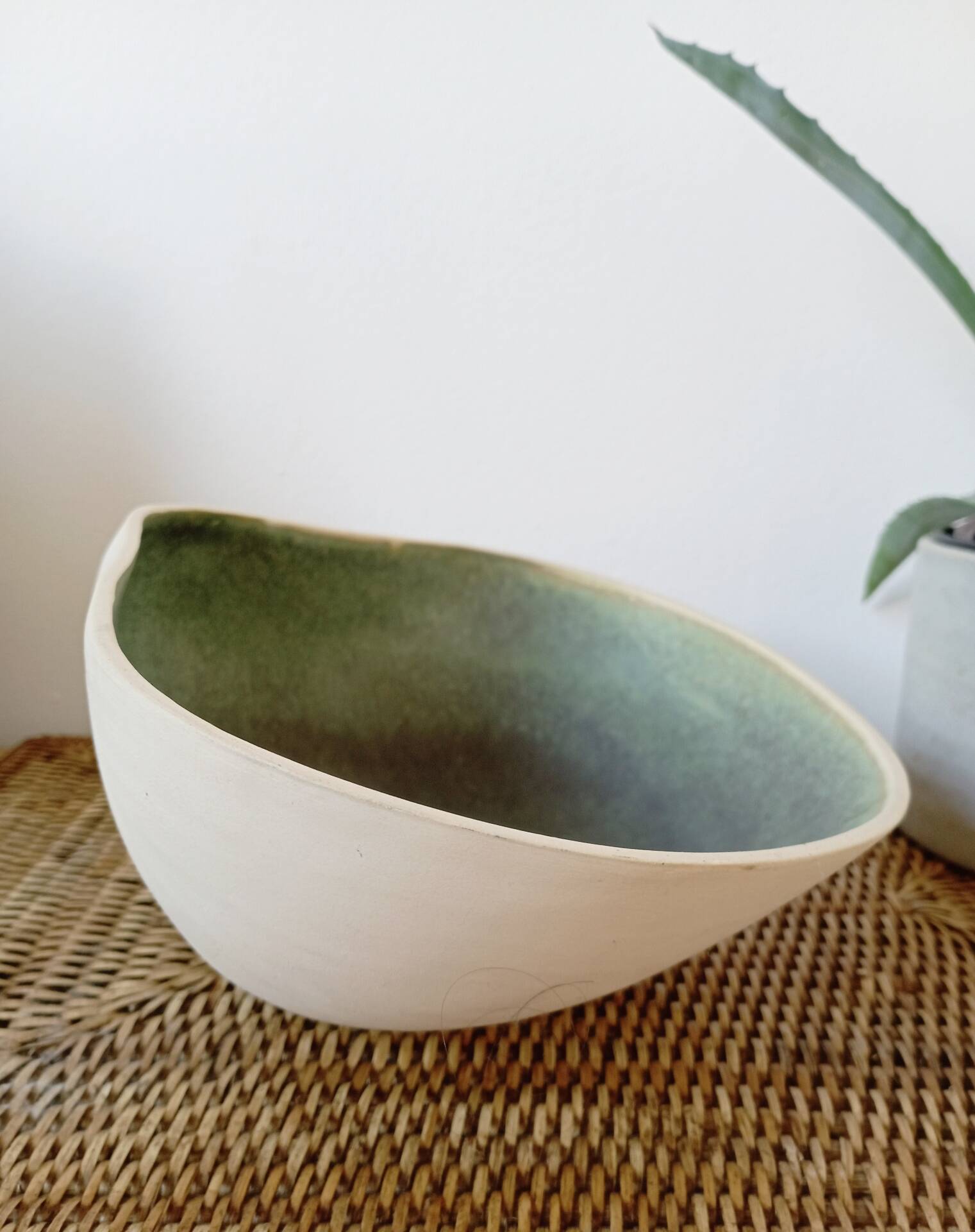 Large vintage shell in glazed ceramic