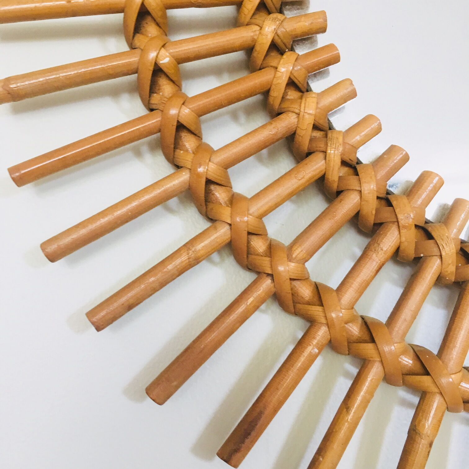 Sun rattan mirror 48x48cm