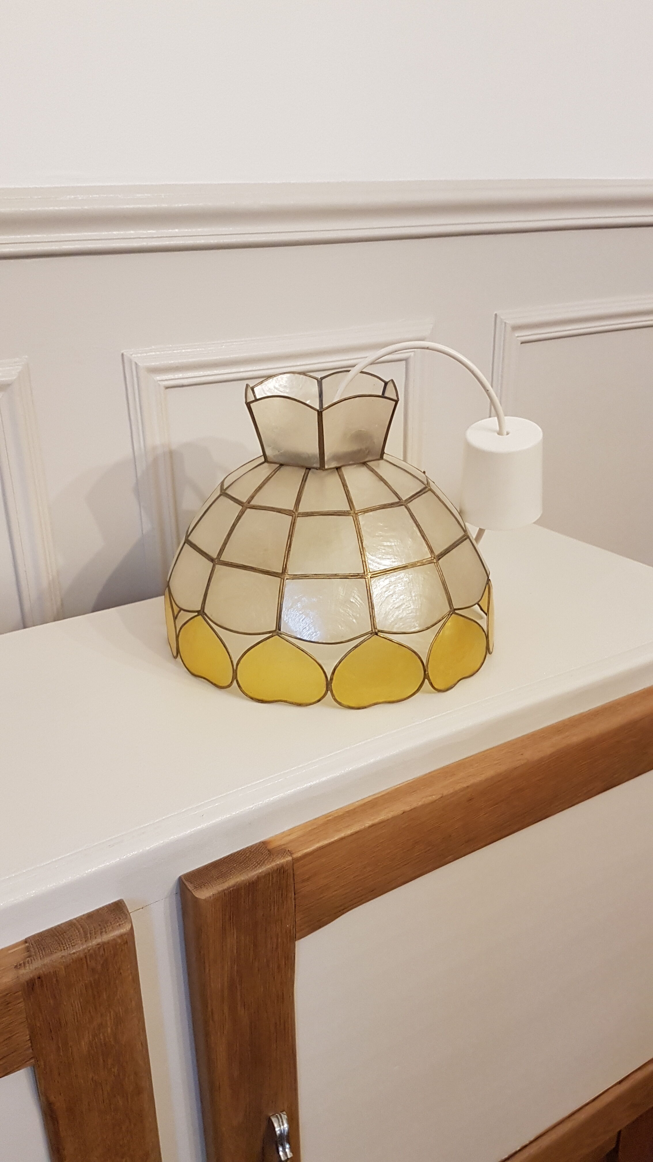 Chandelier in mother-of-pearl and brass