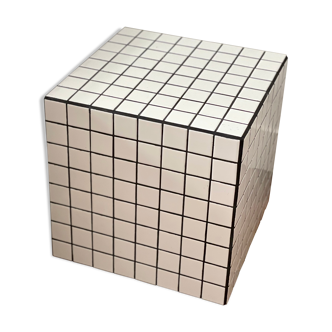Table d'appoint cube Lulu carrelage mosaïque blanc joint noir  bout de canapé