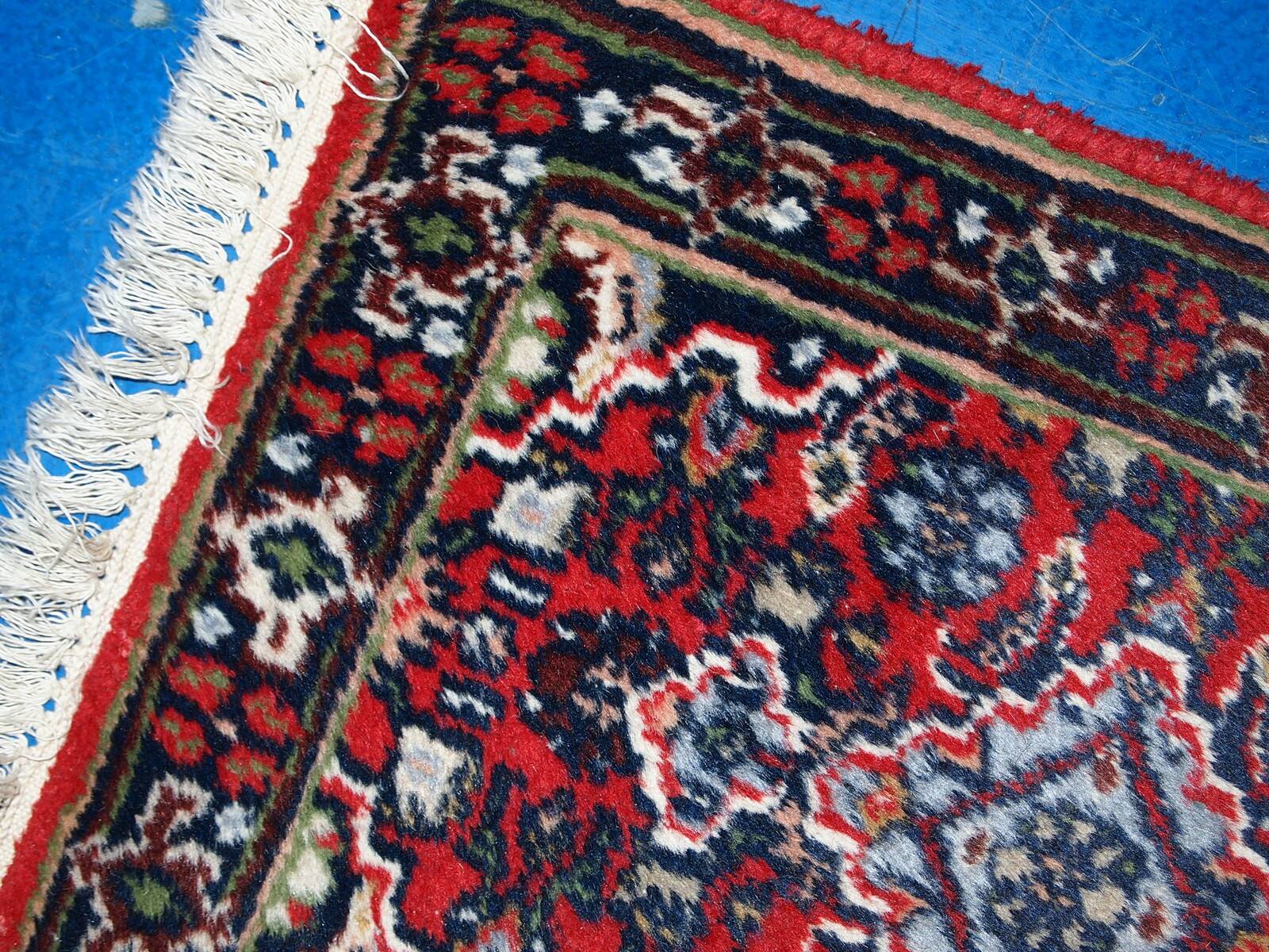 Tapis Vintage Malayer en Laine, Années 1970, Élégance et Tradition