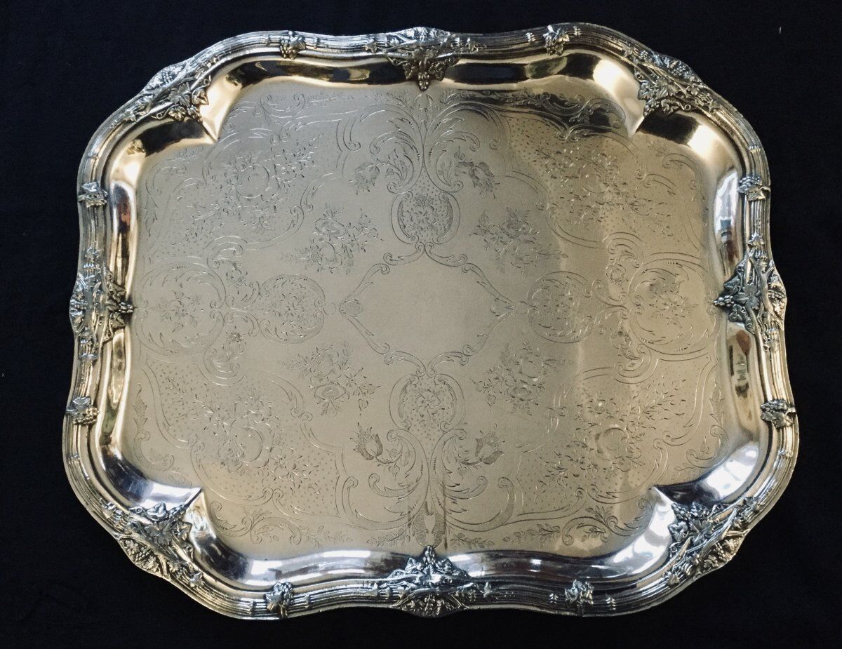 Lined metal service tray