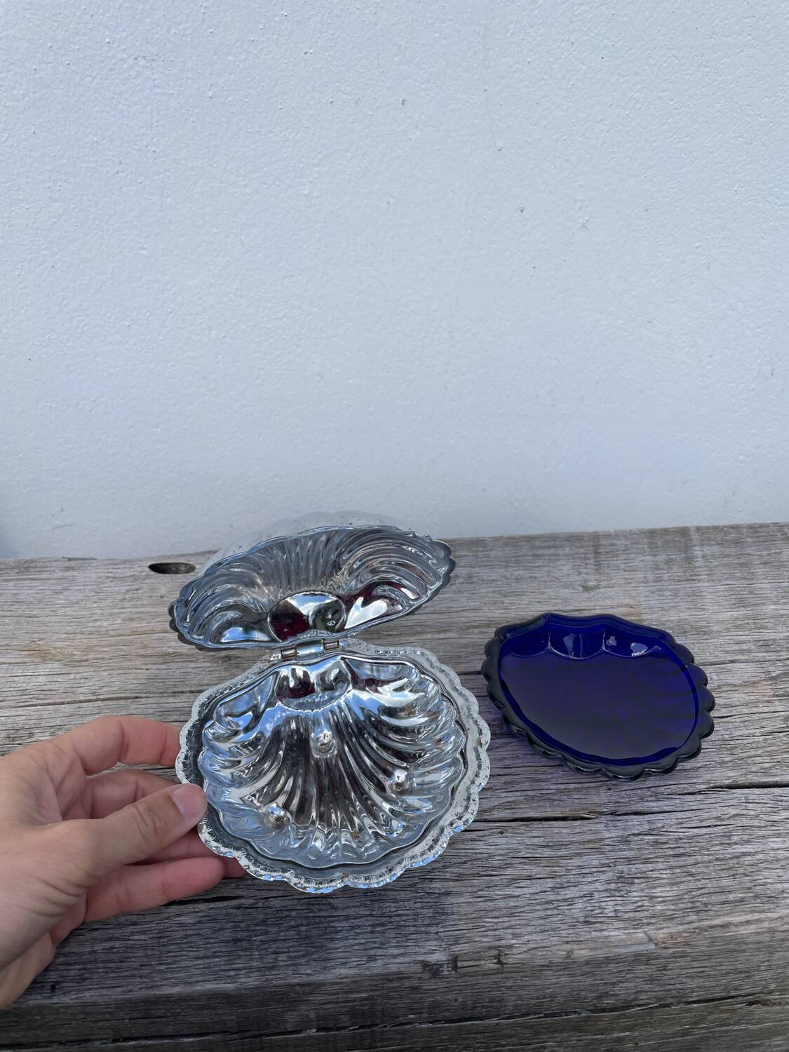 Silver-plated metal shell butter dish