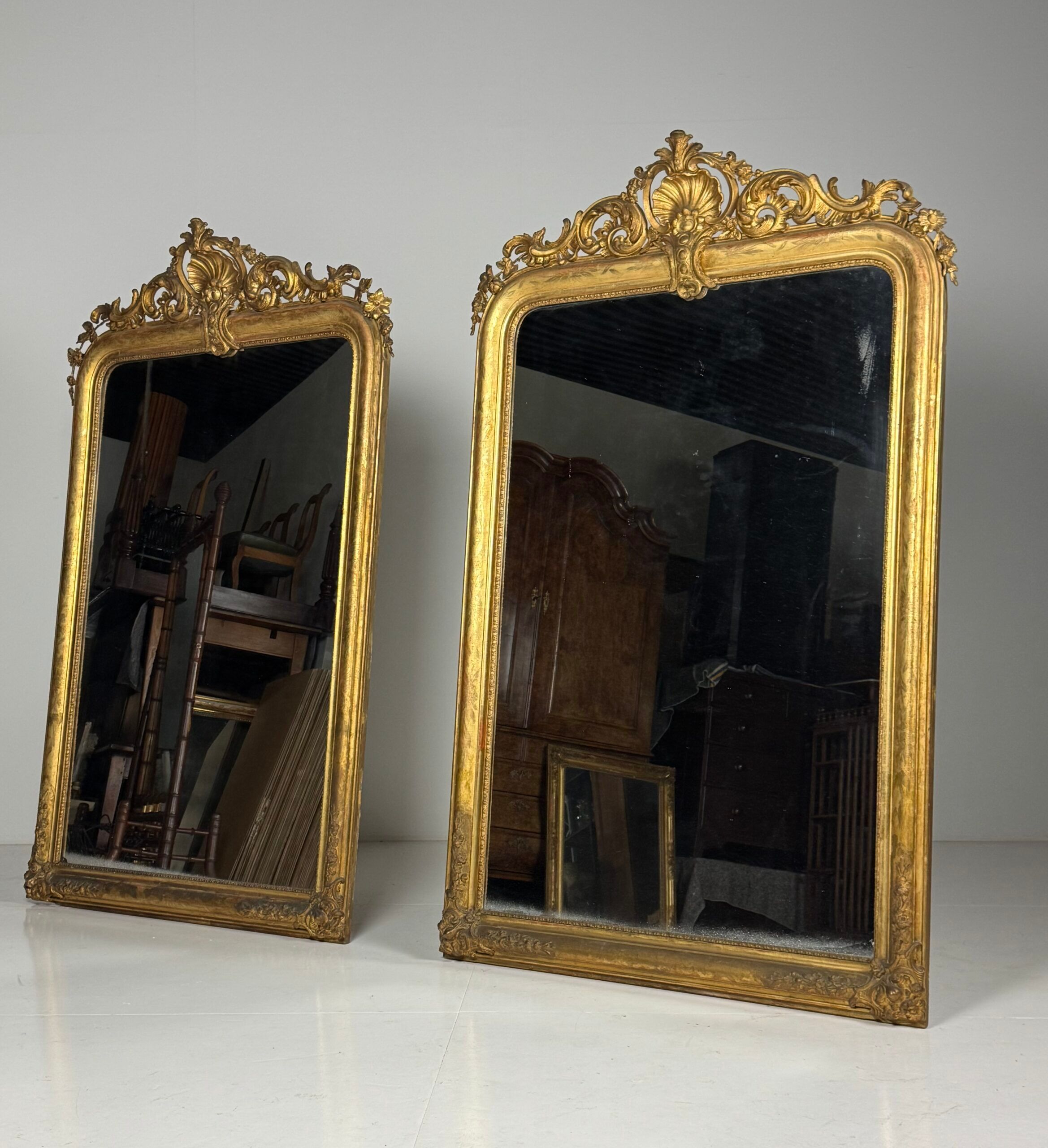 Ensemble de 2 miroirs dorés antiques français du 19ème siècle