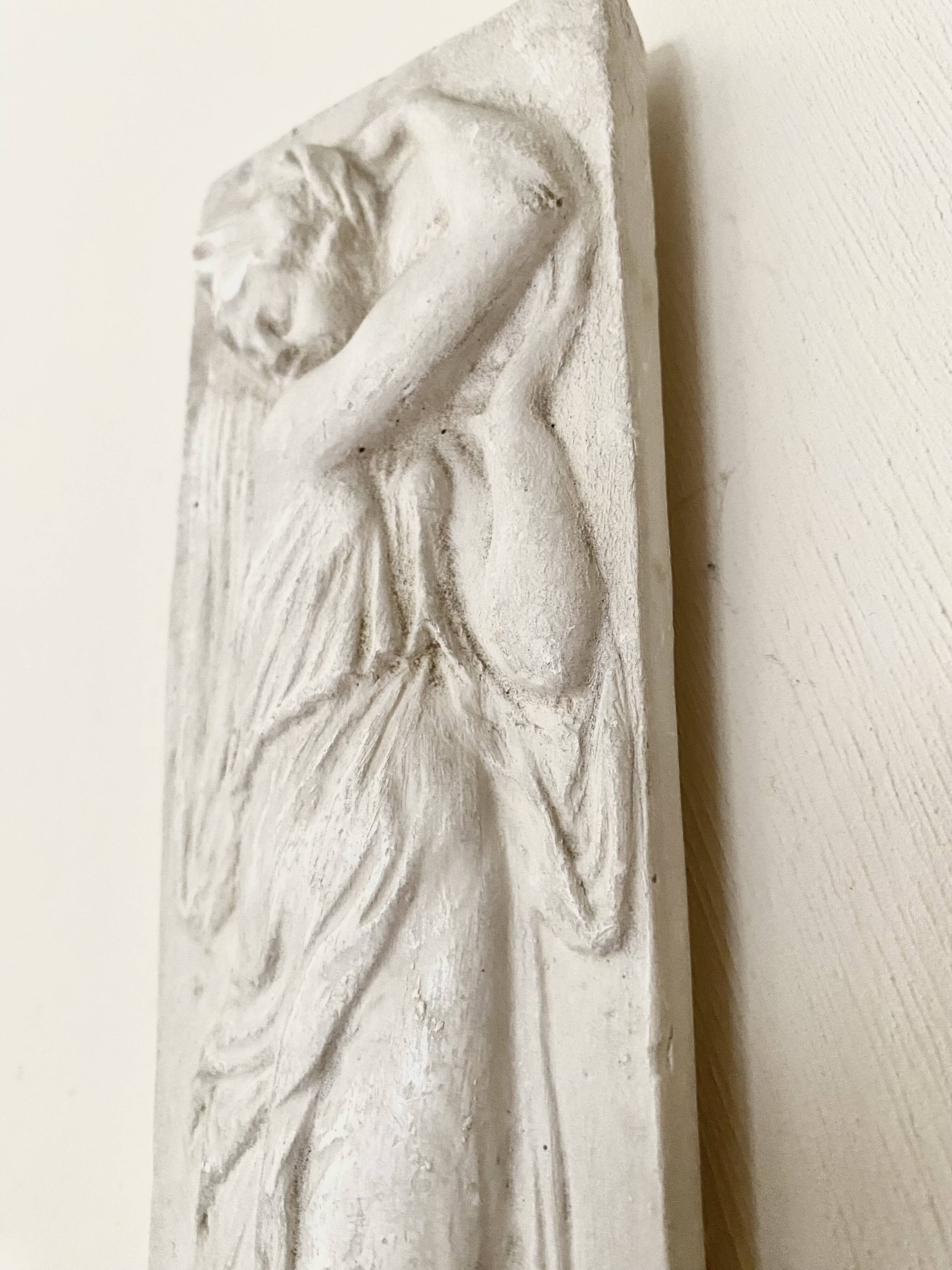 Moule en plâtre, « porteuse d’eau » de Jean Goujon