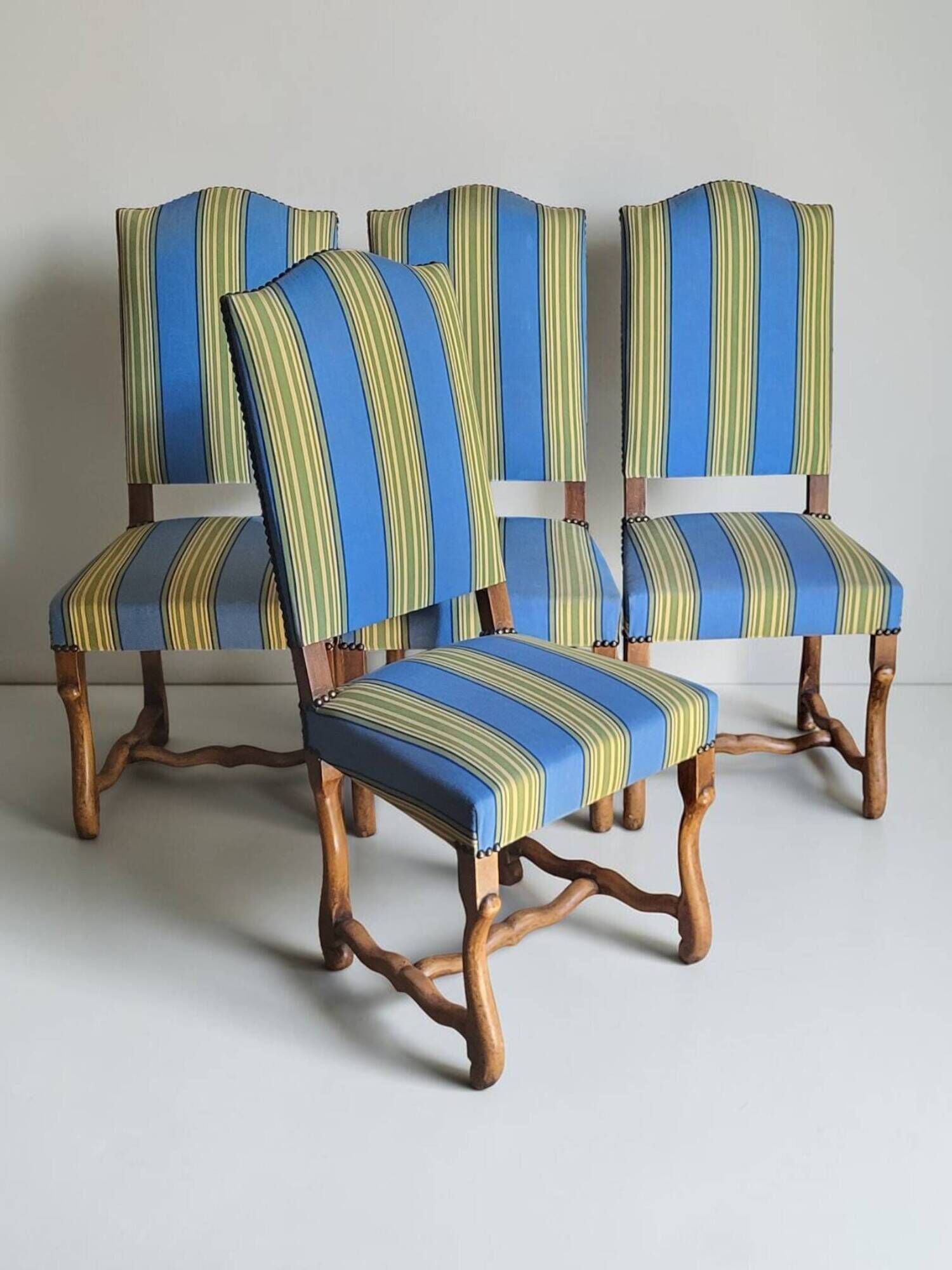 4 sheep bone chairs, Louis XIII style