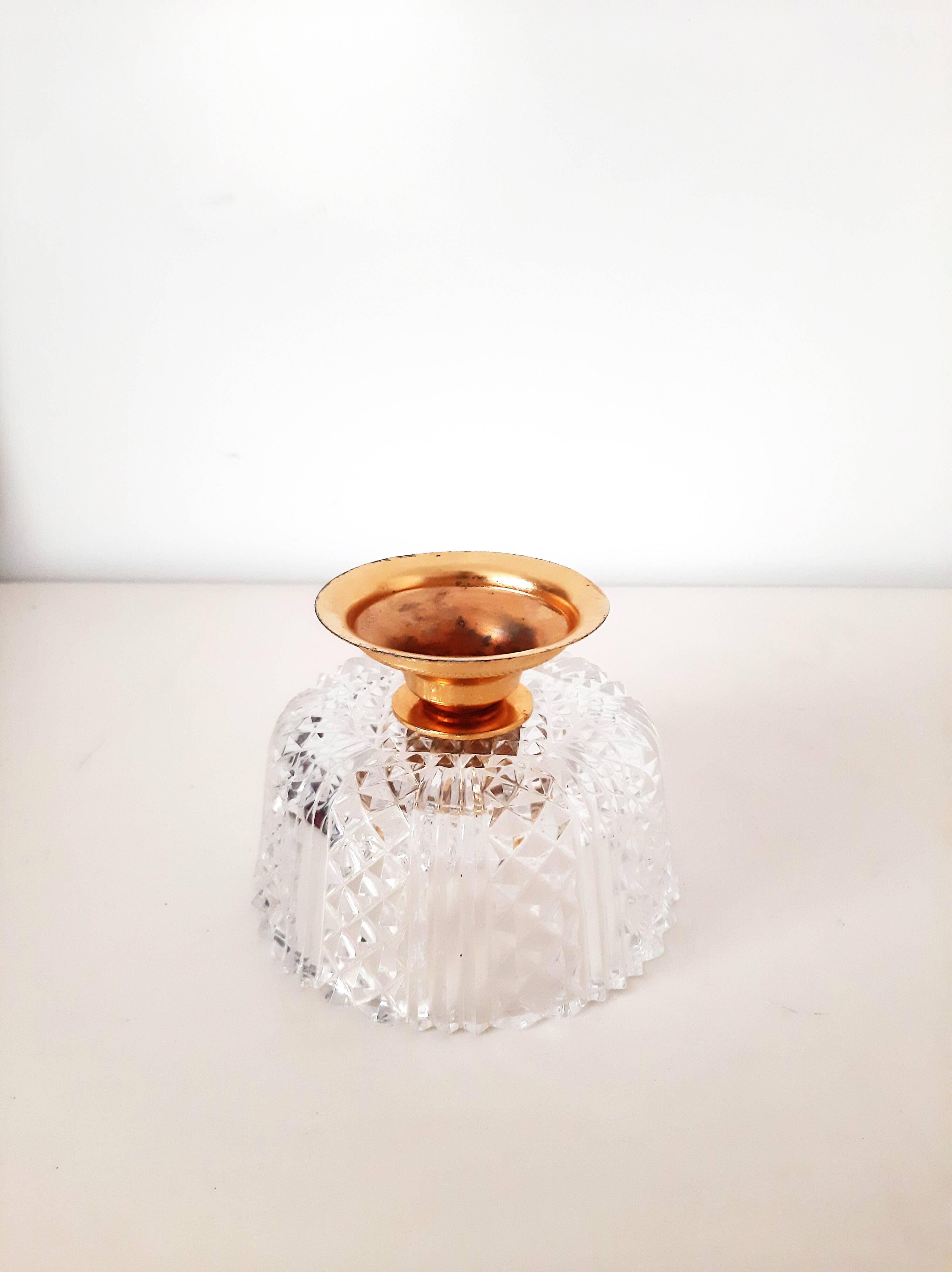 Chiseled crystal bowl with gilded metal base