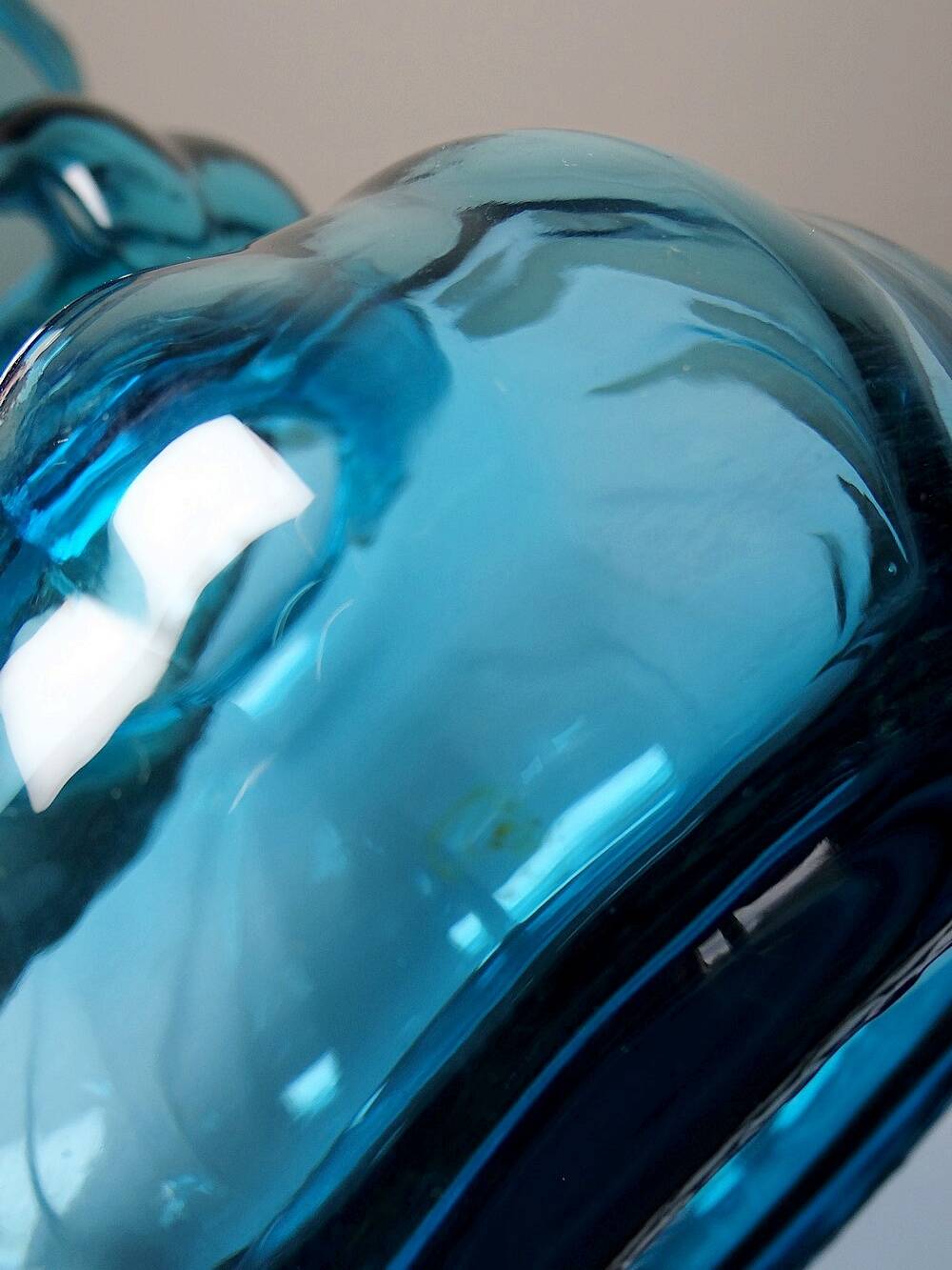 Small vintage turquoise blue glass vase