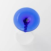 Six cobalt blue Murano glass wine glasses with twisted stems, 1970s Italy, elegant clear bowls