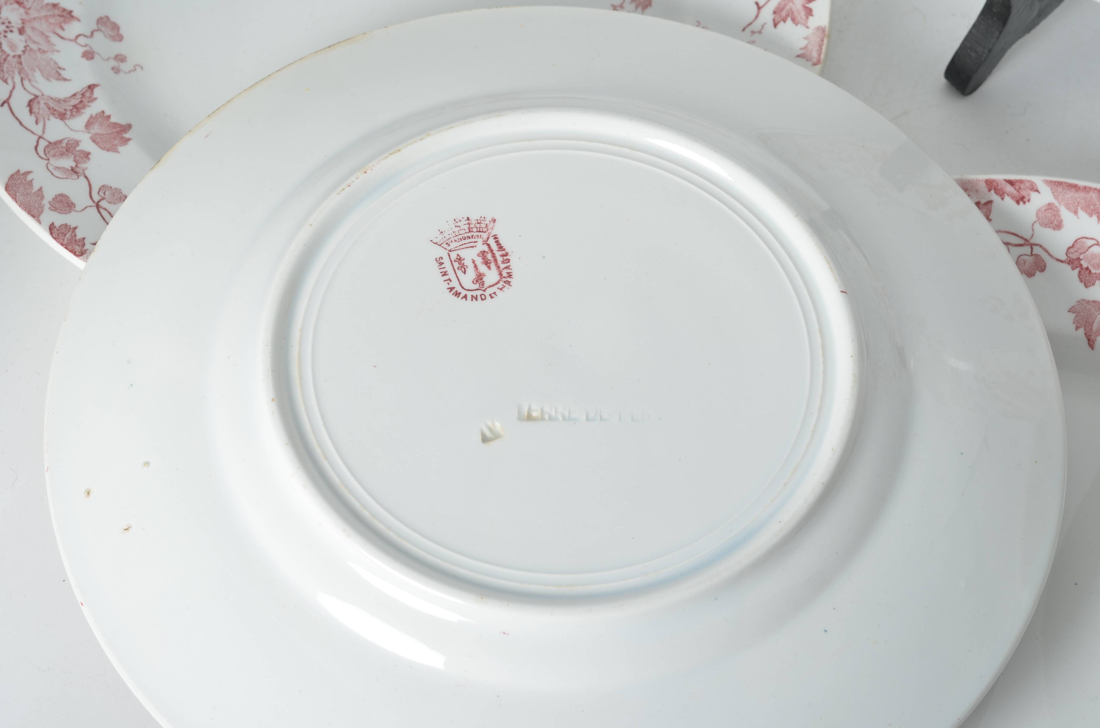 Assiettes plates terre de fer St Amand & hamage