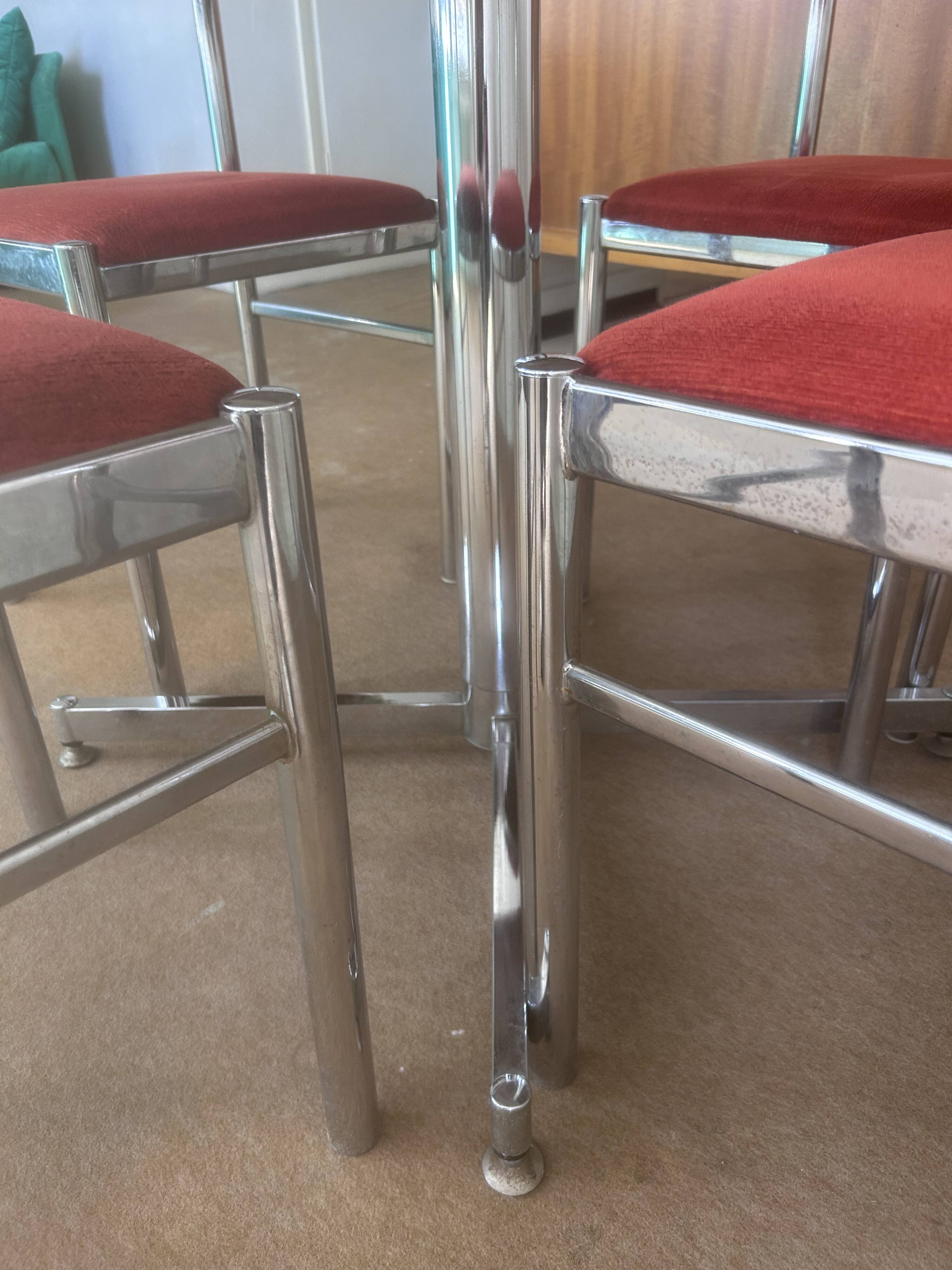 Vintage 1970s table and 4 chairs set.