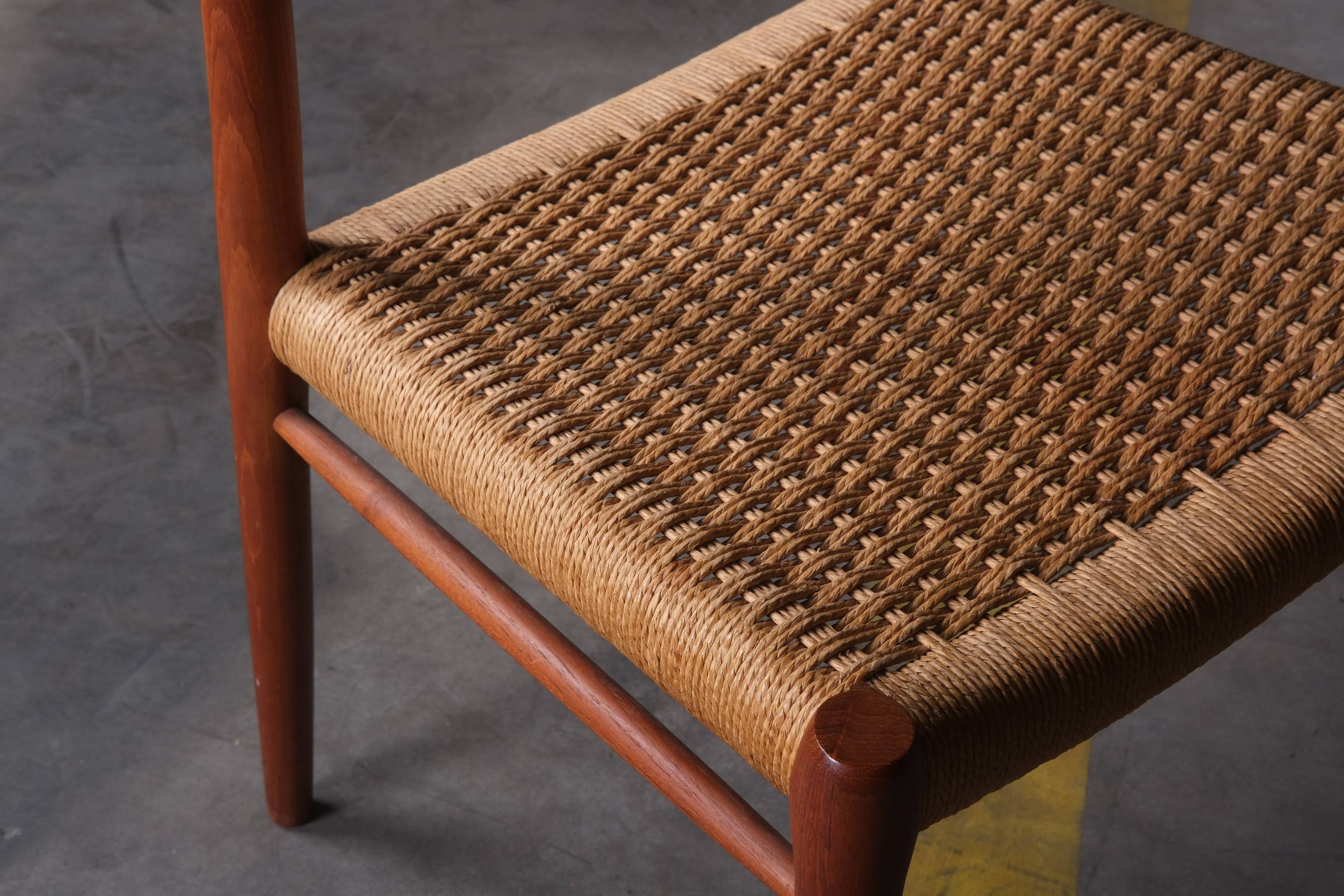 Niels O. Møller model 75 dining chair