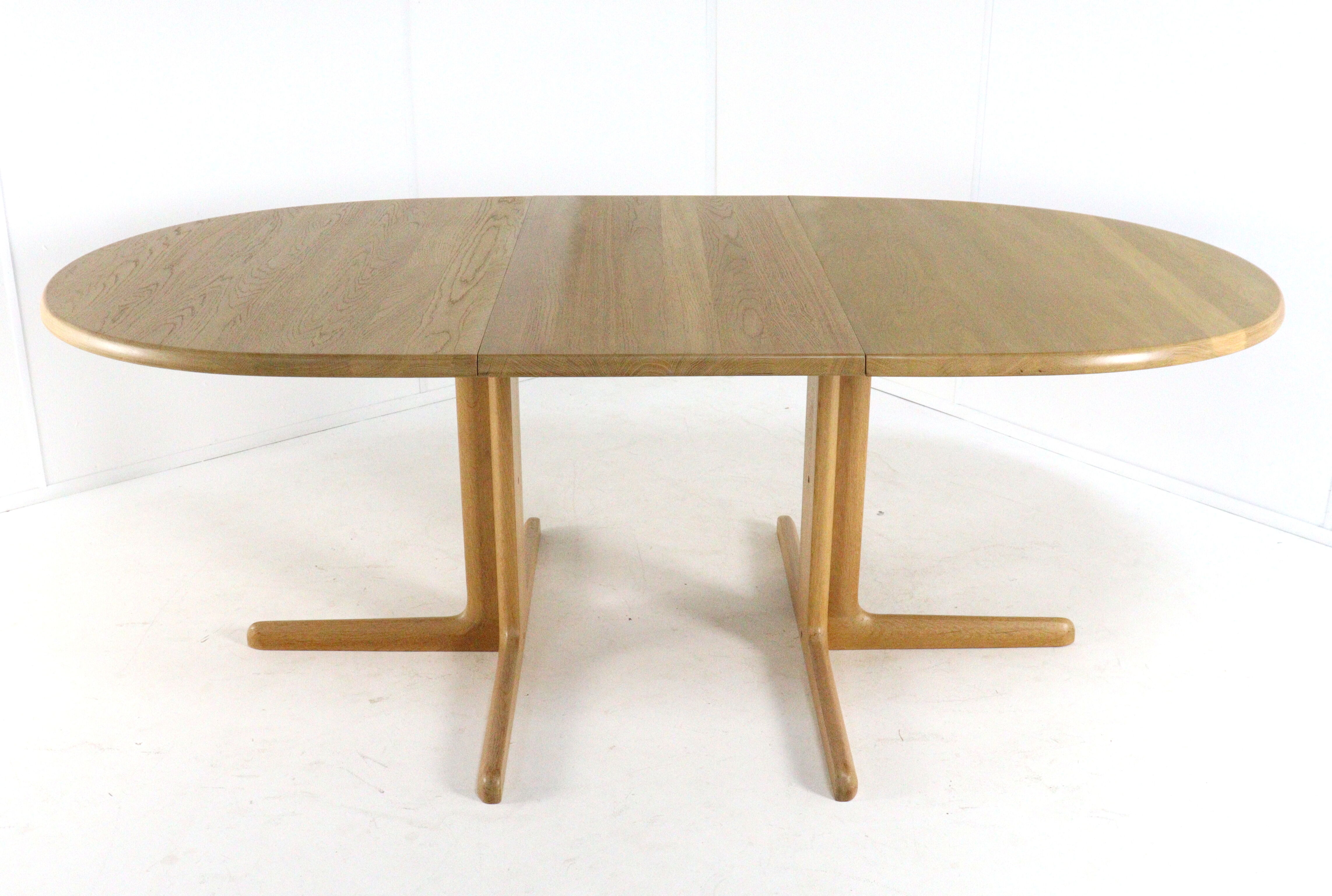 Juul Kristensen for JK Møbler oval oak extendable dining table 'Nakskov'