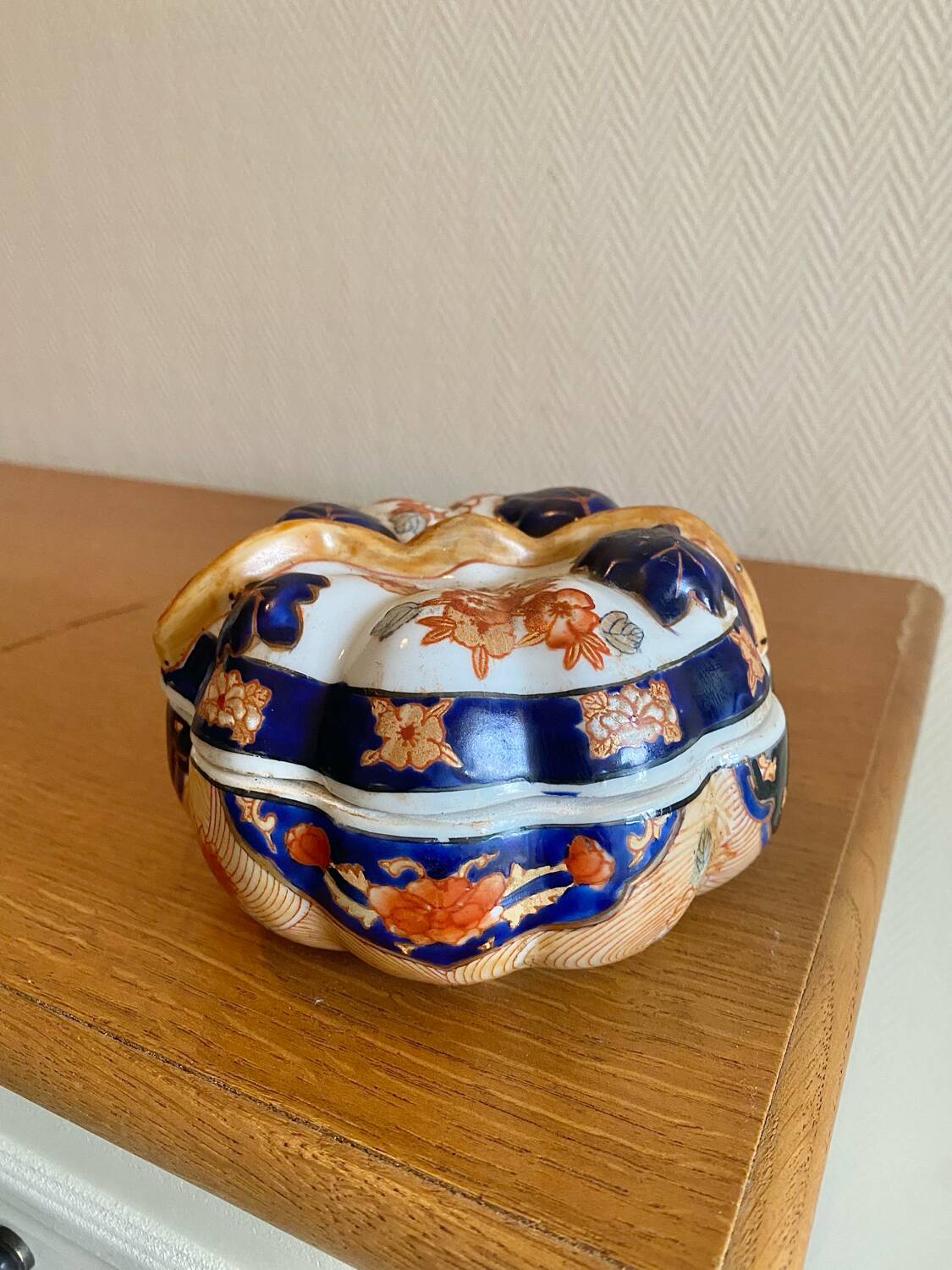 Boute en porcelaine imari Arita fin XIXeme